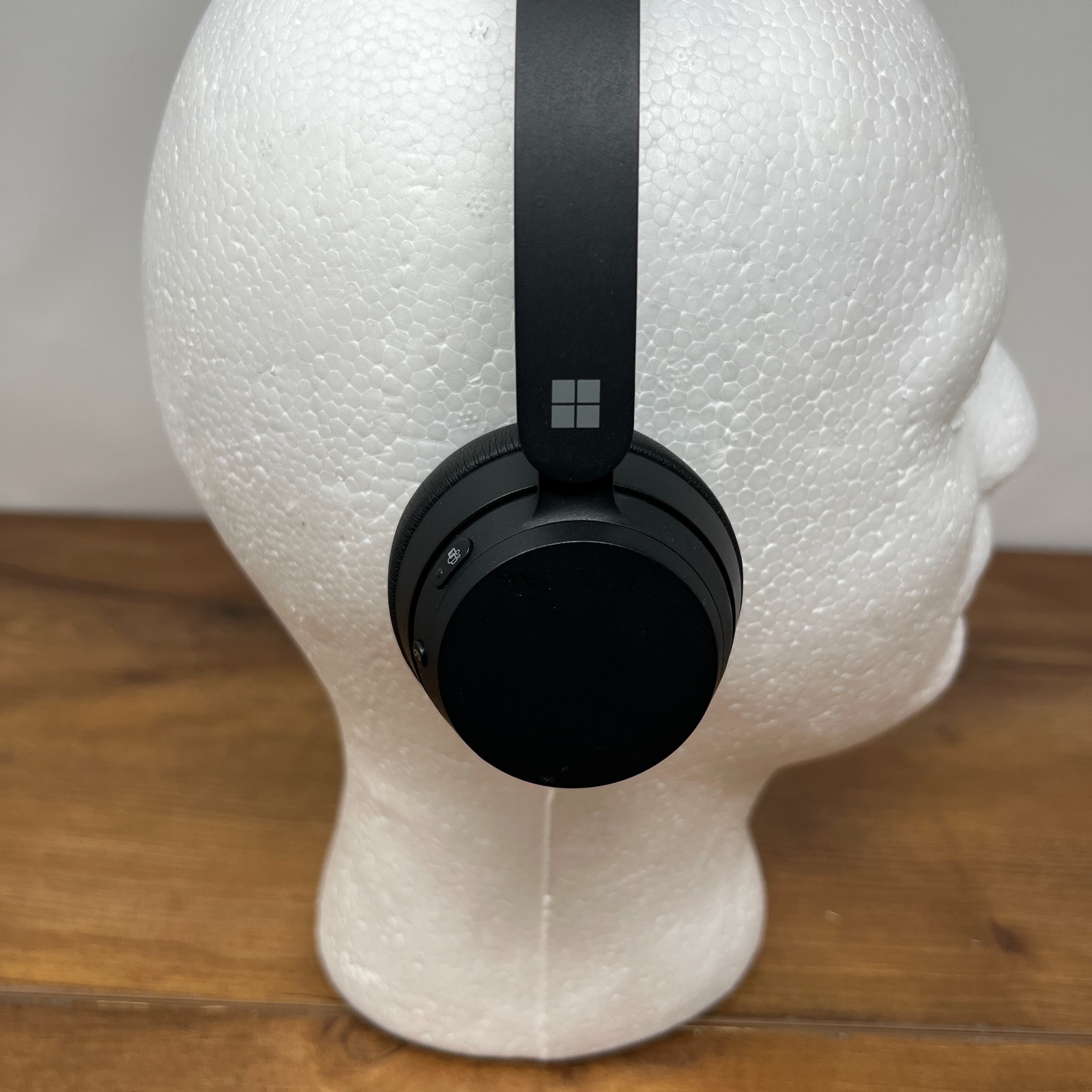 Microsoft 8JR-00001 Black Modern Wireless Headset Bluetooth Used – No Dongle