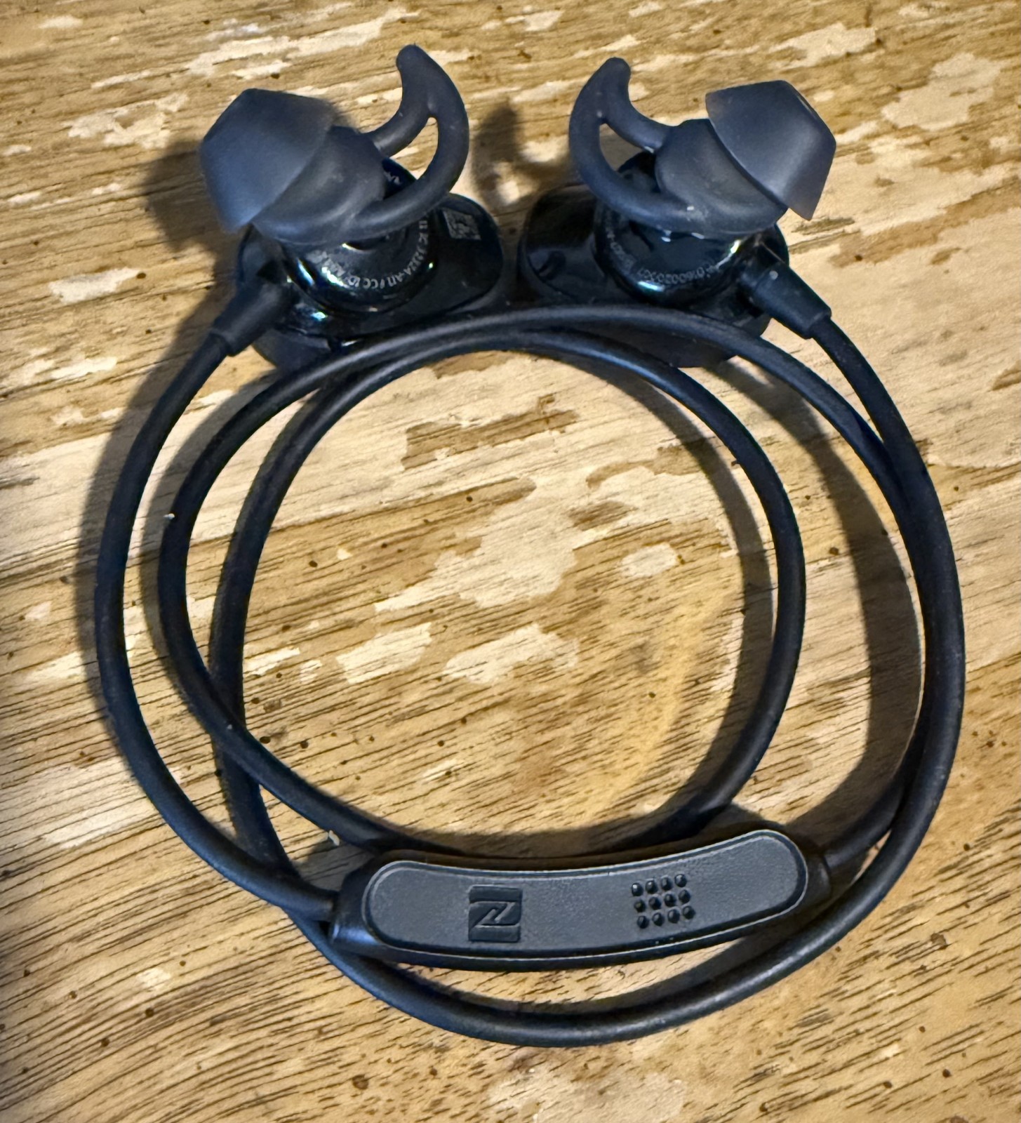 Bose Soundsport In-Ear Wireless Sweatproof Headphones / Earbuds with Case