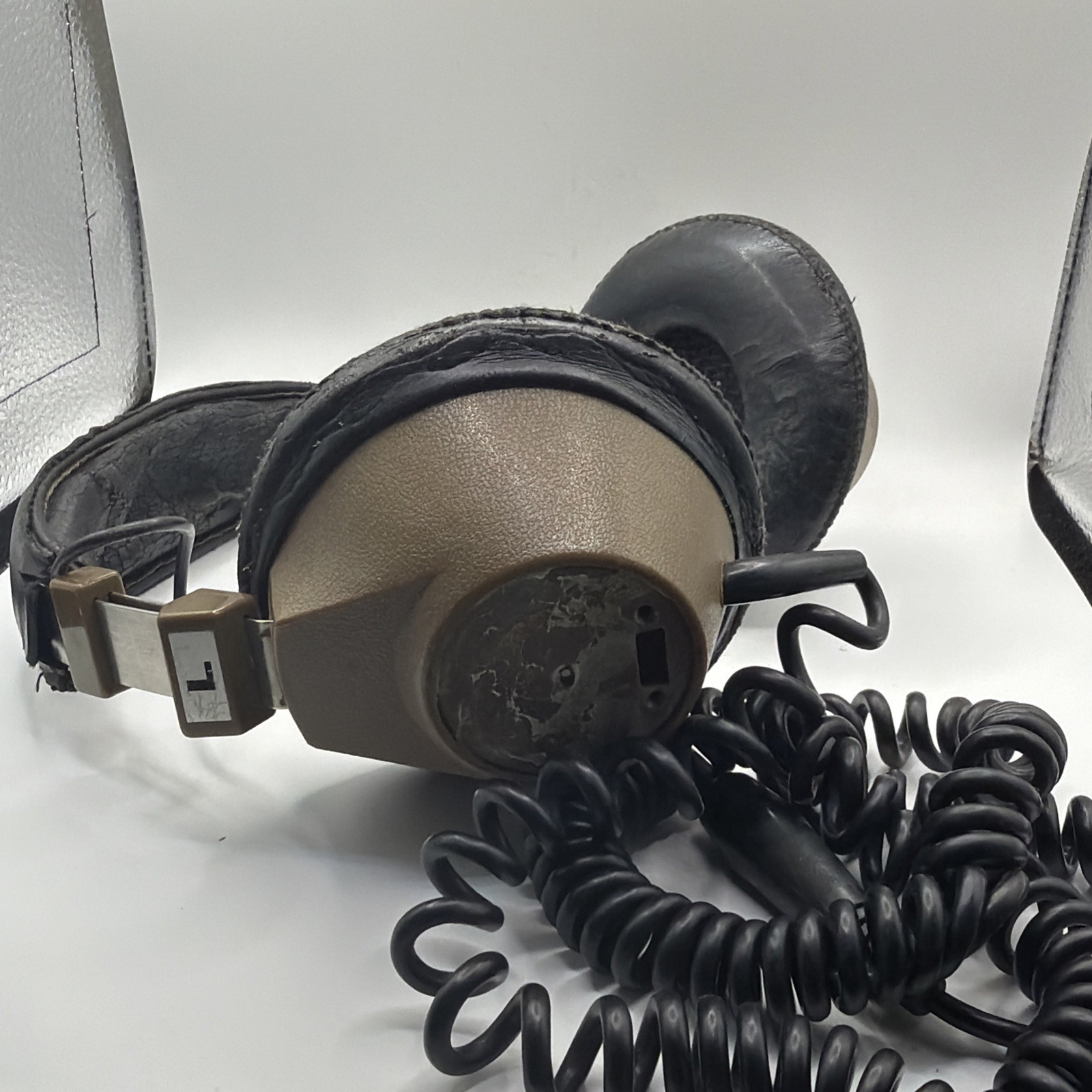 Vintage Realistic Nova 40 Padded Stereo Headphones Retro Full Size 1/4″ Jack