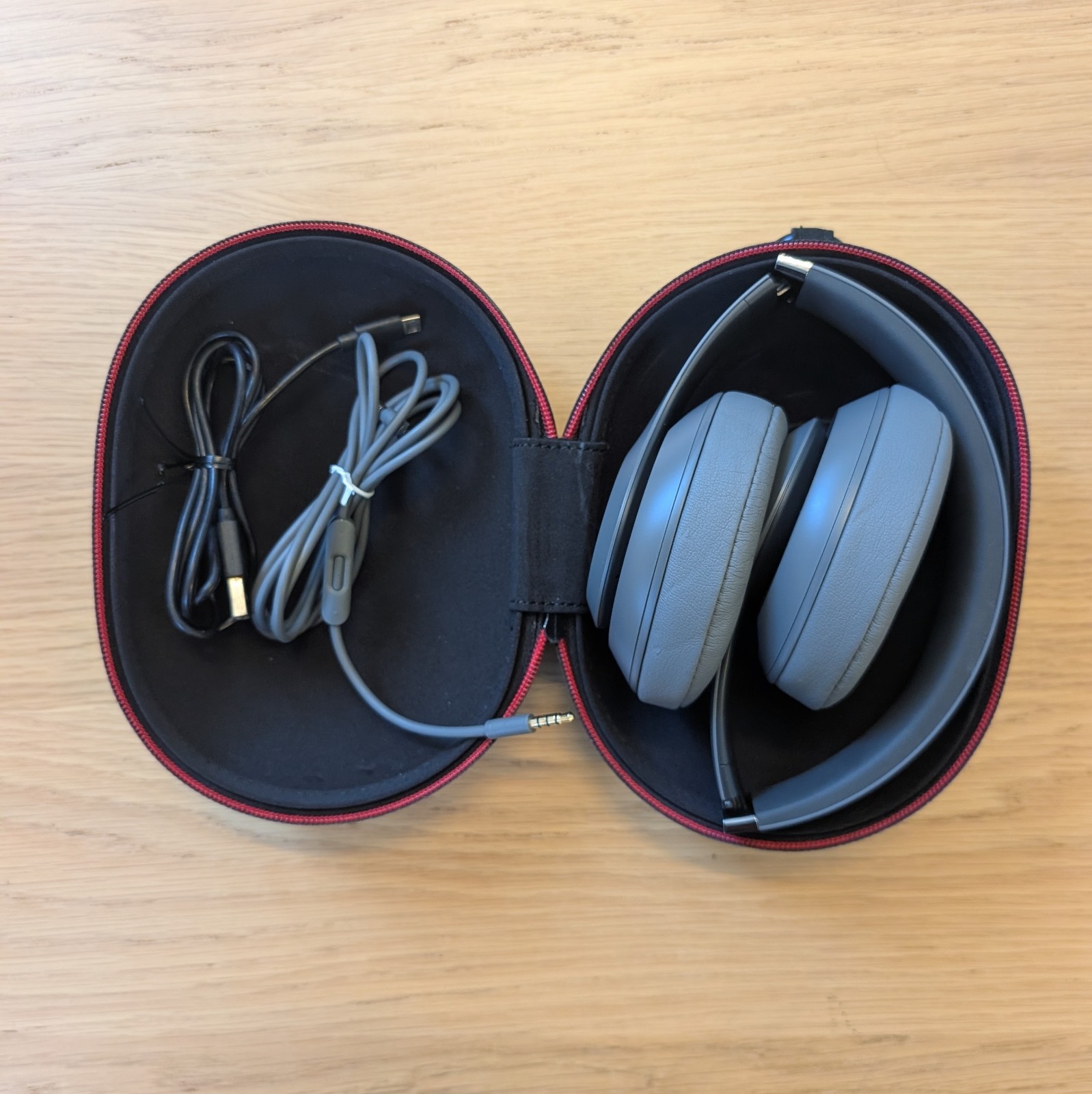 Beats by Dr. Dre Beats Studio 3 Wireless ANC Over-Ear Headphones – Gray, Case