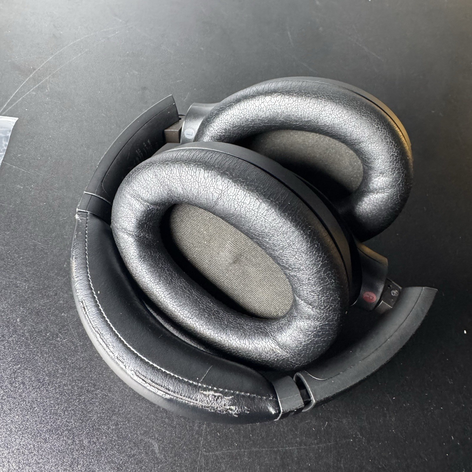 Sony WH-1000XM4 Wireless Noise-Cancelling Over-the-Ear Headphones (USED)