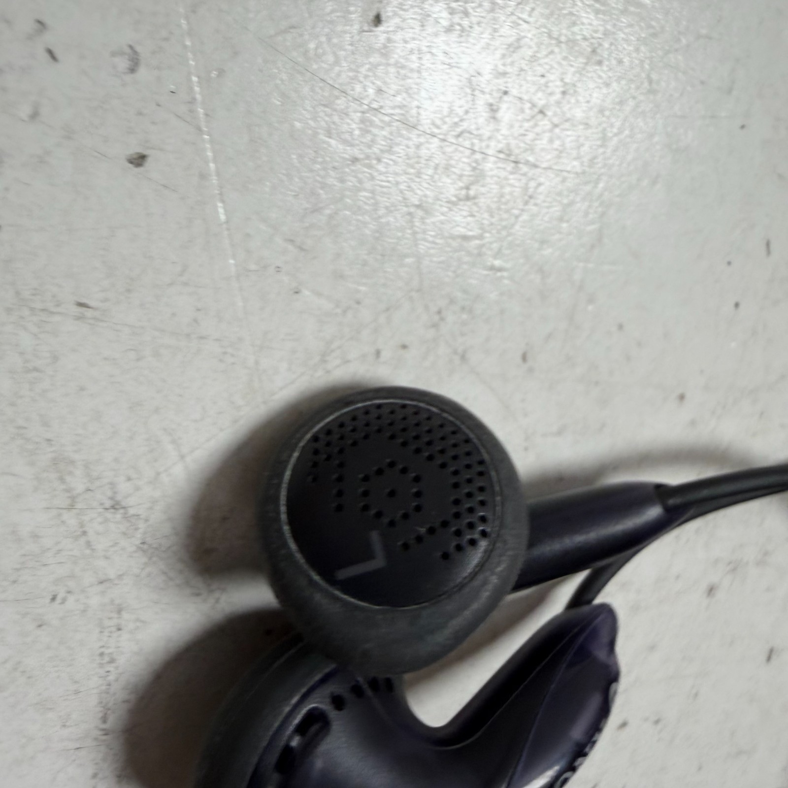 Sony MDR-E827 Purple 3.5mm TRS Jack 16 Ohms Stereo Wired Earbud Headphones
