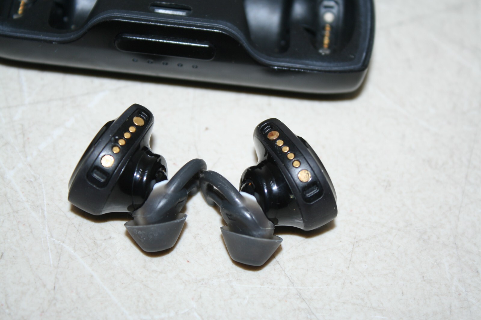 Bose SoundSport Free Wireless Black Headphones 423729 No Power AS IS