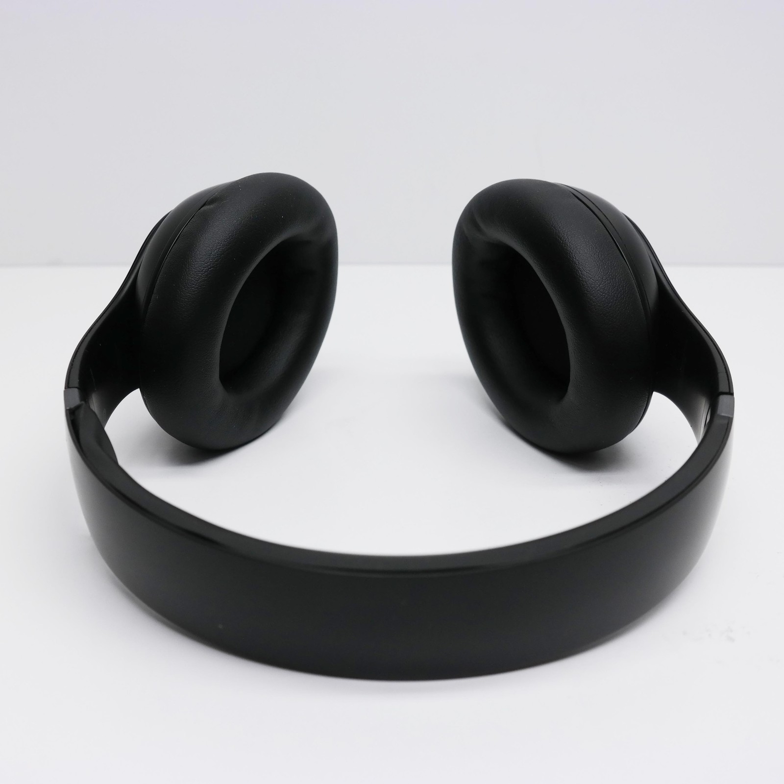 Beats by Dr. Dre Studio Pro Over Ear Headphones MQTP3LL/A Black READ