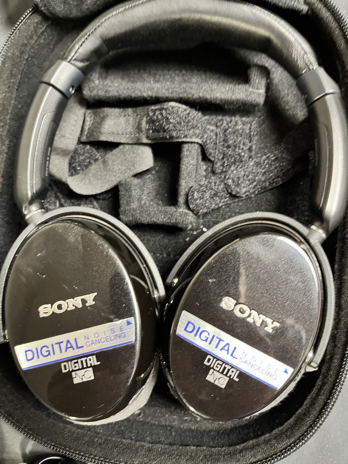 Sony MDR-NC500D Digital Noise Canceling Over-Ear Wired 3.5mm Headphones Case