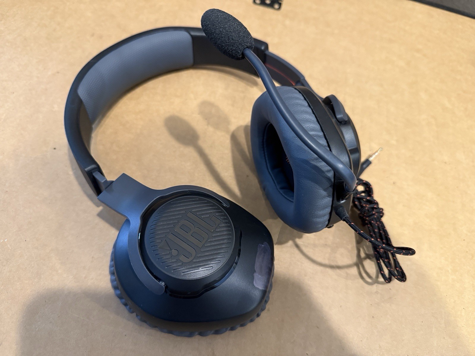 JBL Quantum 100 Wired Over-Ear Gaming Headset (PC/Mobile/PS4/PS5/Switch/XBOX)