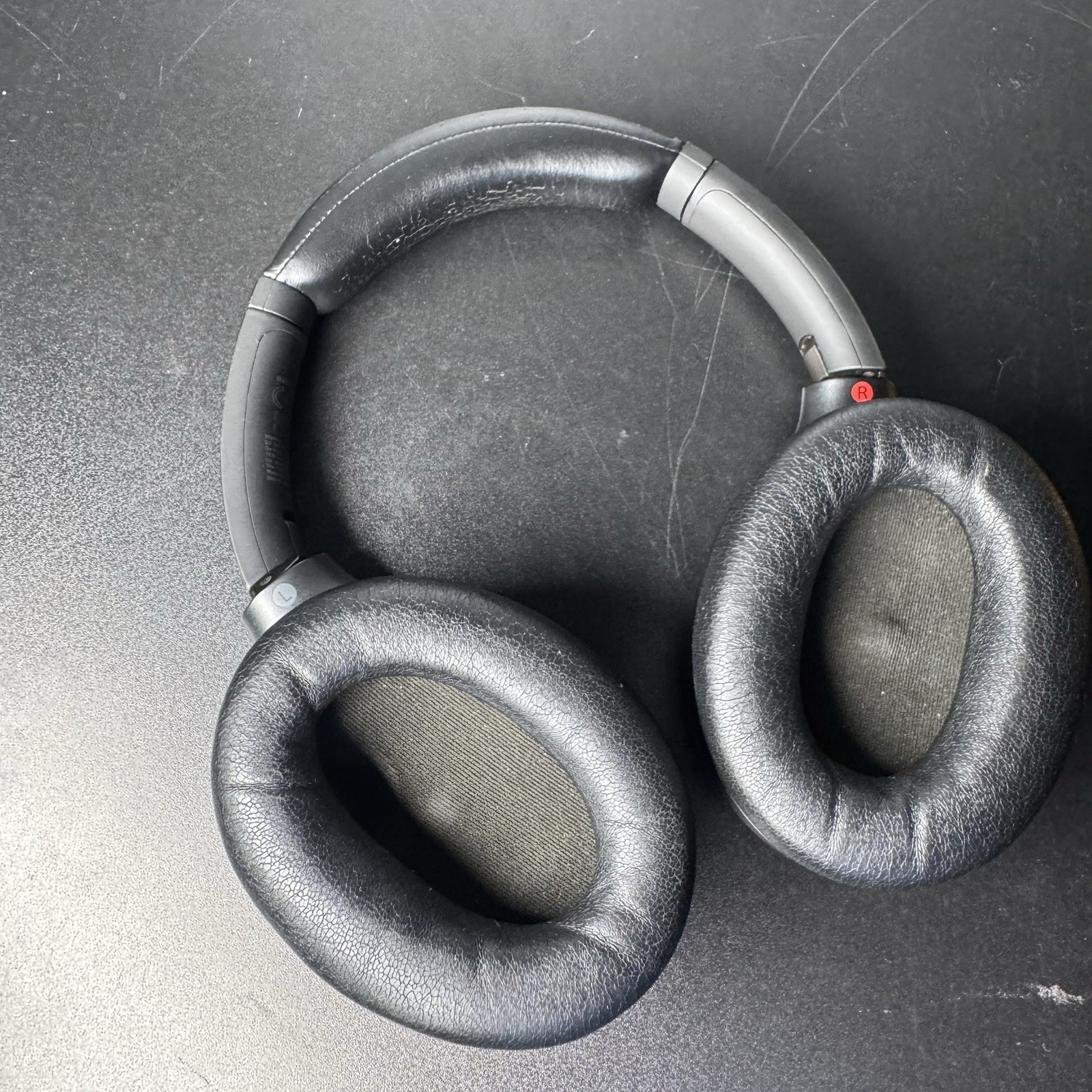 Sony WH-1000XM4 Wireless Noise-Cancelling Over-the-Ear Headphones (USED)