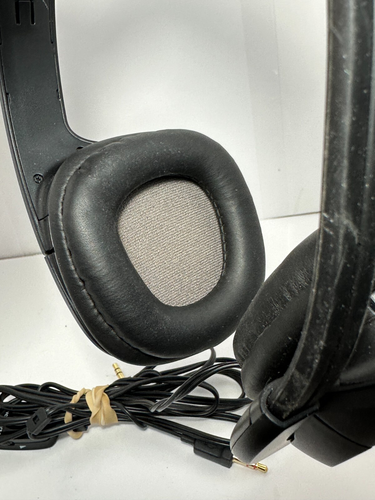 Plantronics A355 Wired Headphones with Mic Gaming Home Office