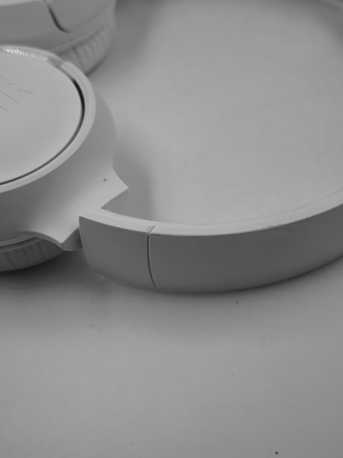 JBL Unknown Model Wireless Headphones Working White No Charger