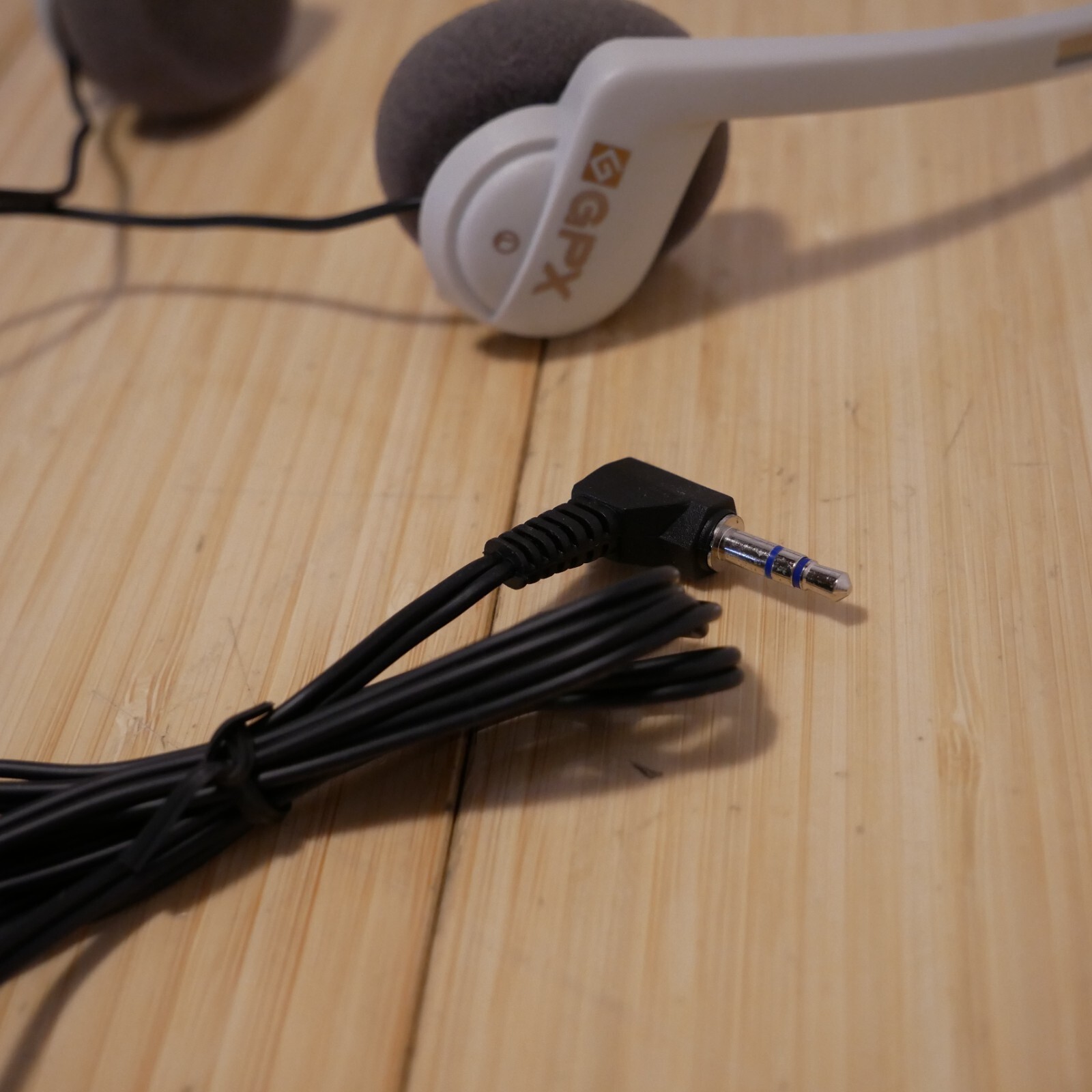 Retro 90s 2000s White Gray GPX Metal Band Headphones Wired – Tested & Working