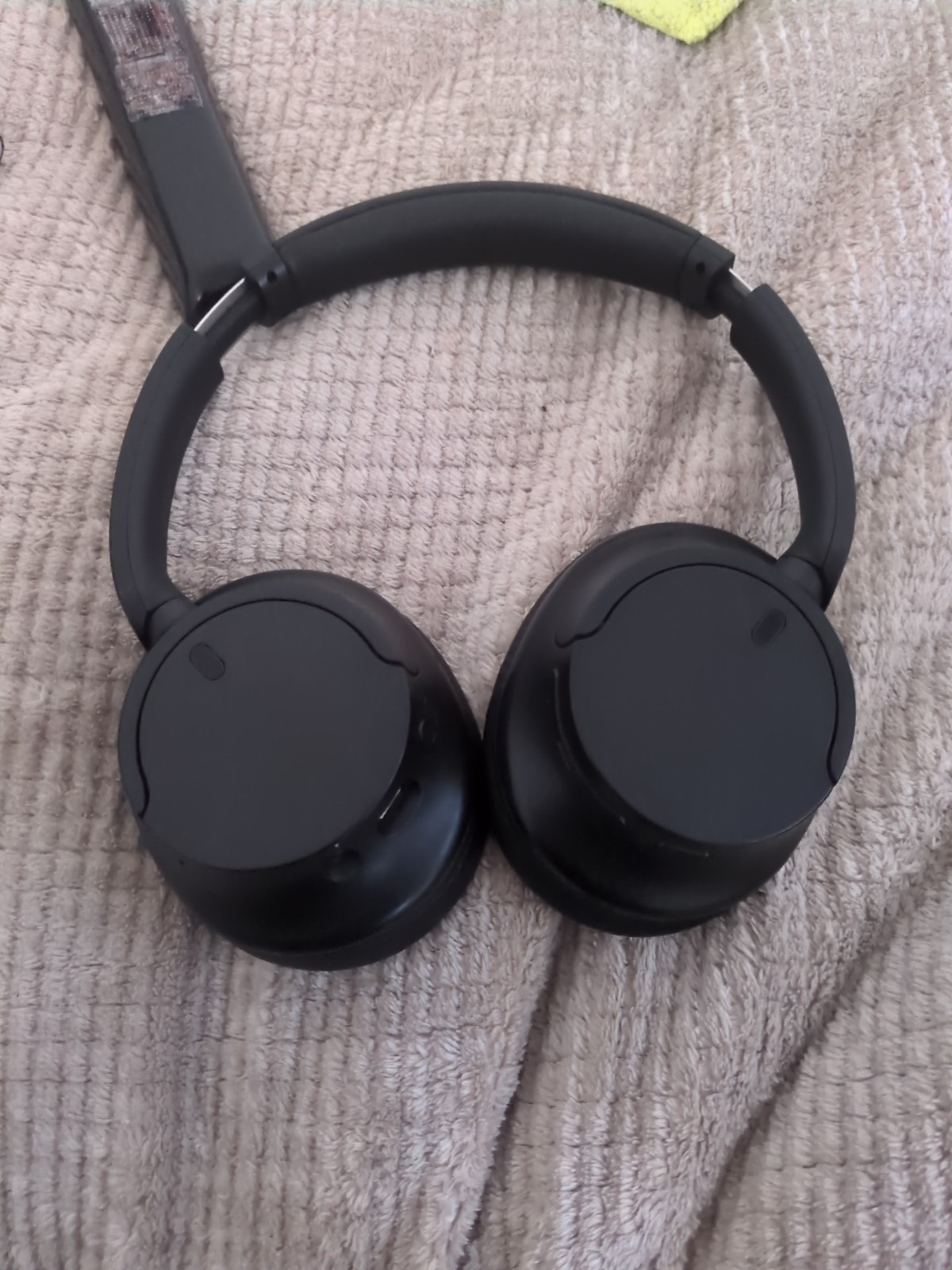 Sony WH-CH720N Wireless Noise Canceling Headphones – Black WHCH720N