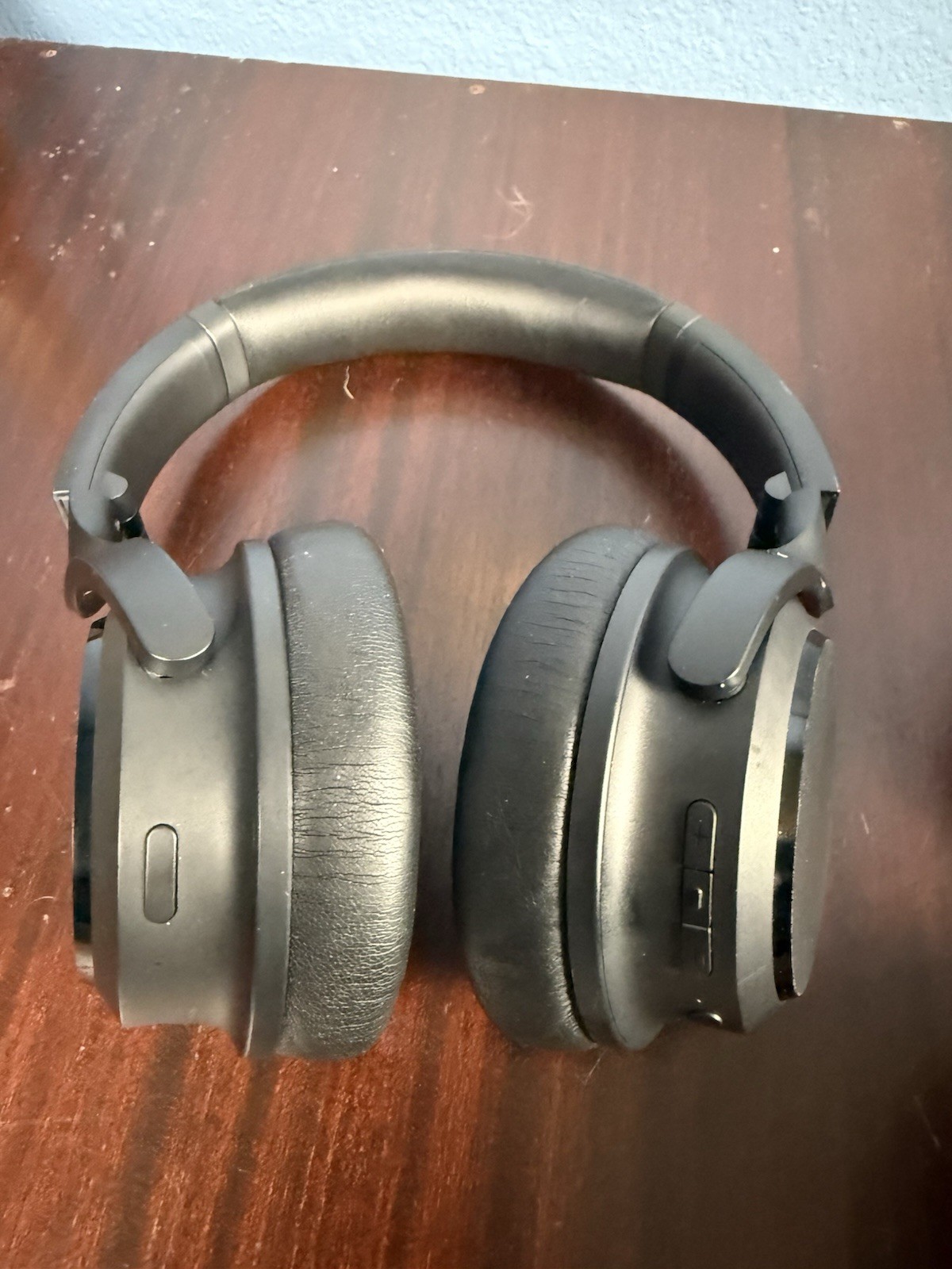 Wyze Wireless Headphones, Active Noise Canceling W Travel Case EUC