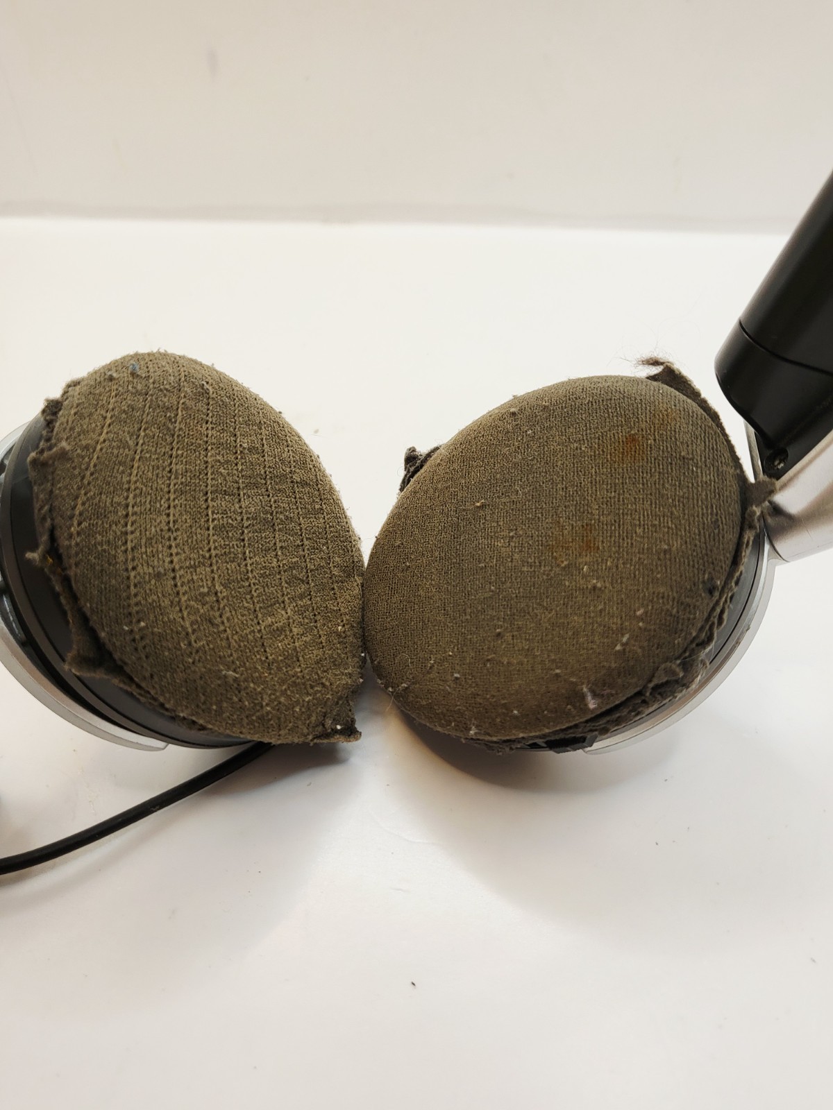 SONY MDR-NC6 Noise Canceling Wired Portable Audio Headphones (Needs Ear Pads)