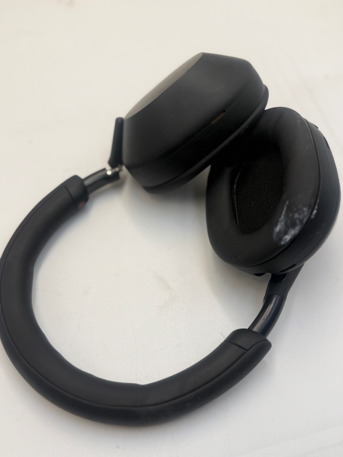 Sony WH-1000XM5 Wireless Noise Canceling Headphones – Black DAMAGED COSMETICS