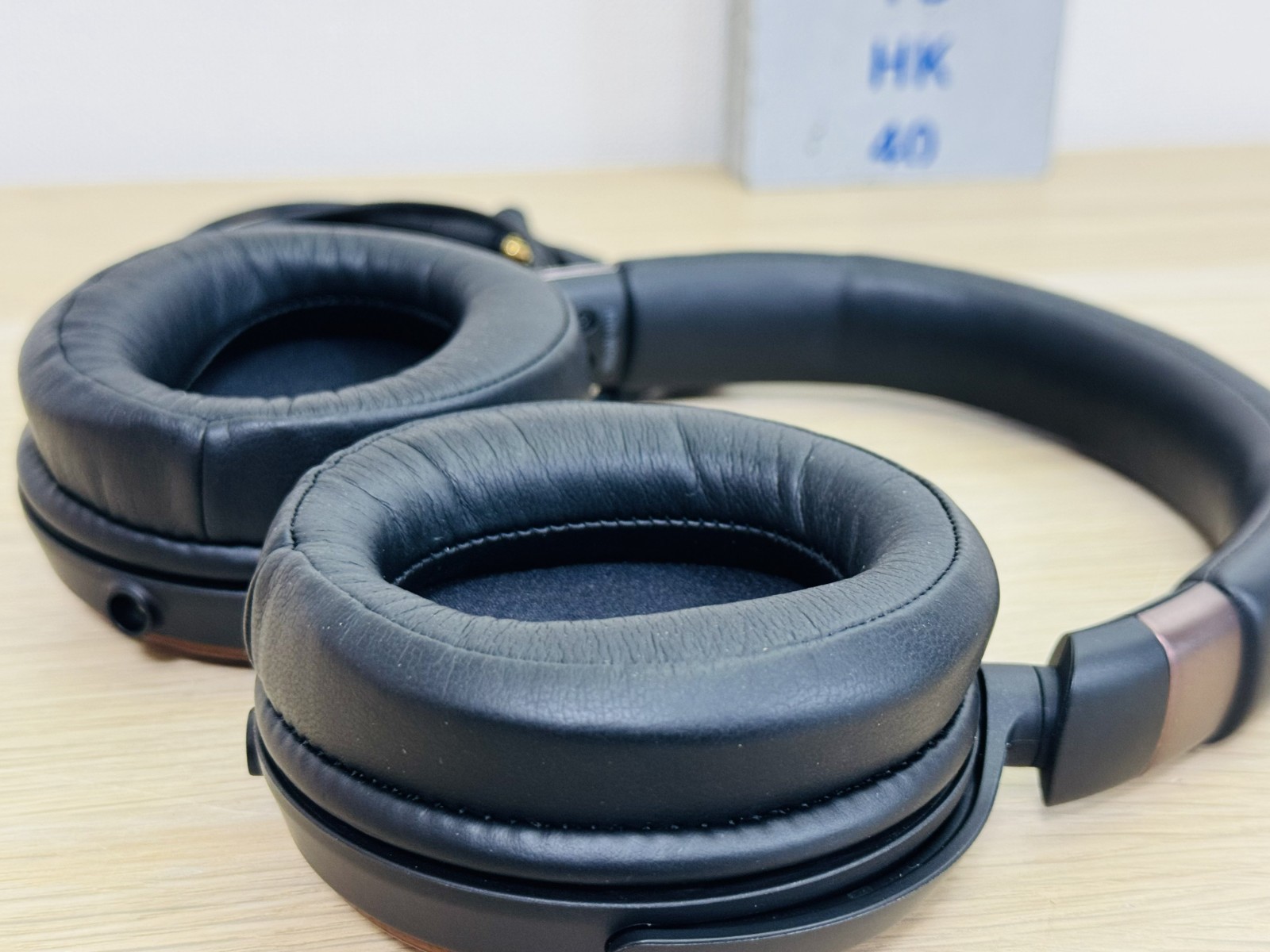Audio-Technica ATH-WP900 Wooden Headphones 3.5mm 4.4mm Balanced A2DC Cables