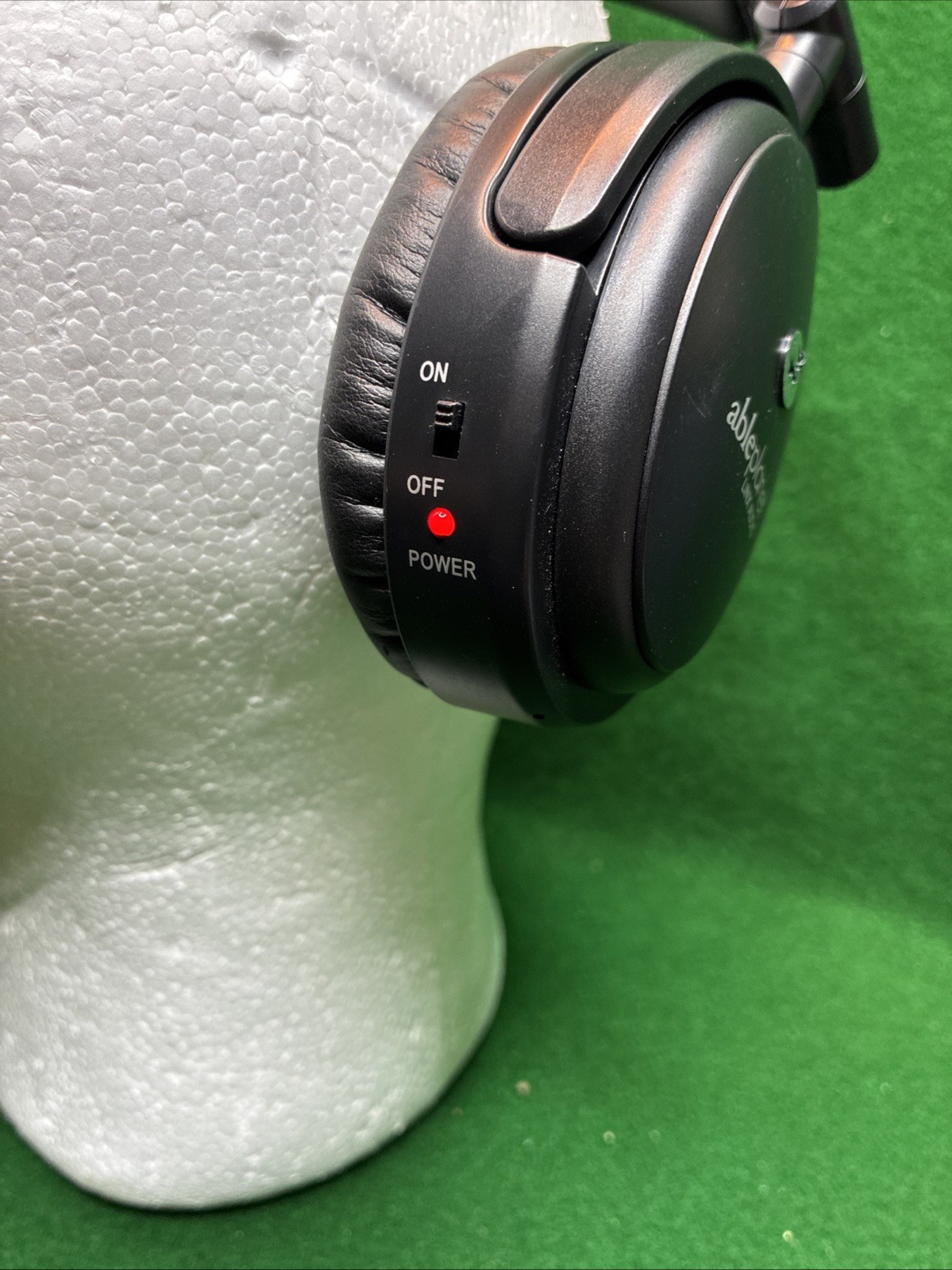 ABLE PLANET Linx Audio Noise Cancelling Padded Headphones Excellent Condition