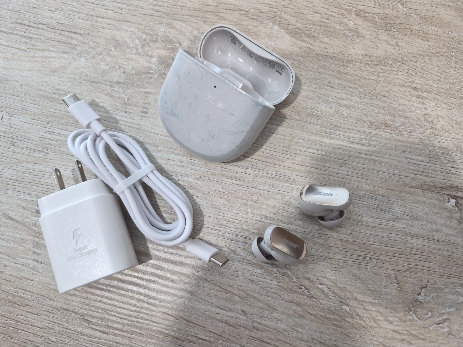 Orginal Bose QuietComfort Ultra Wireless Noise Cancelling Earbuds – white (Wear)