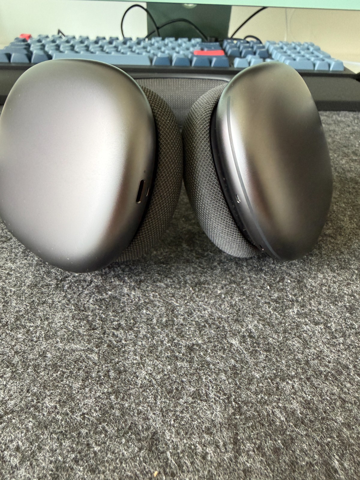 Apple AirPods Max Space Grey Lightning Wireless ANC Headphones – Box + Smart Cas