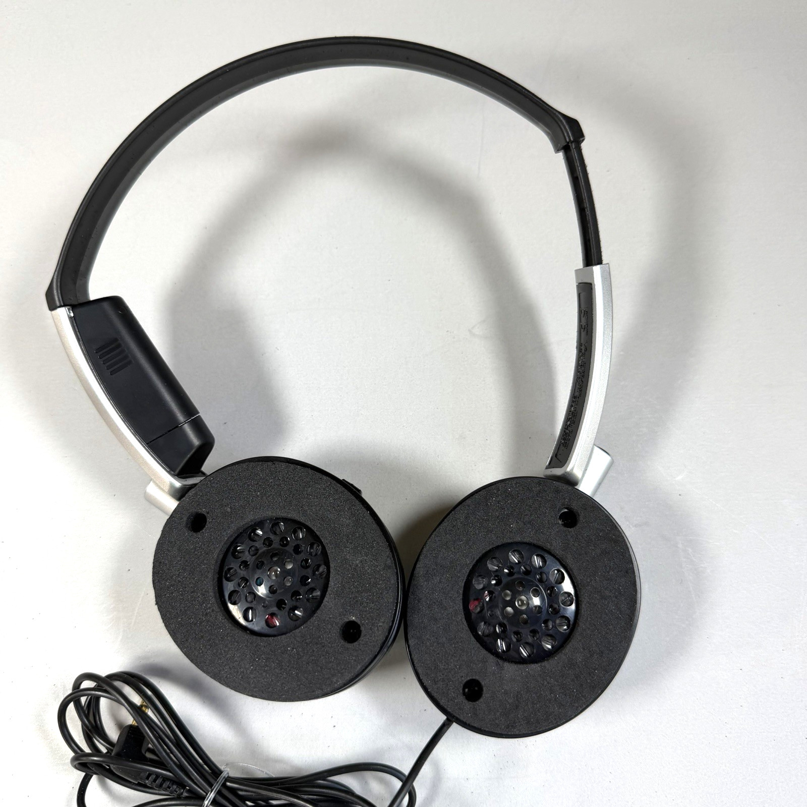 Sony MDR NC6 Noise Canceling Headphones Wired Over Ear w/Travel Case Black READ