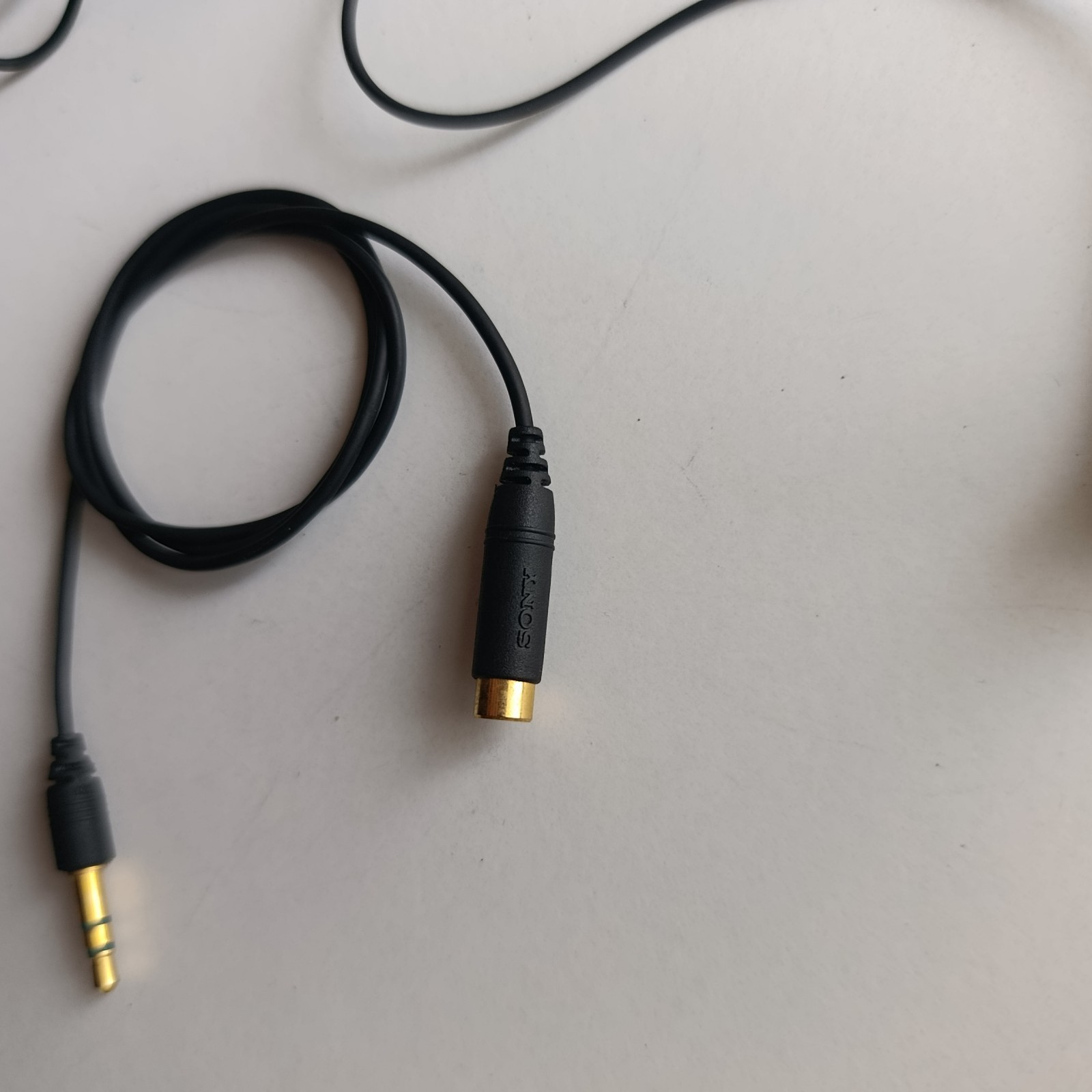 SONY Earphone E0931 Black and Pink from Player NW-S203F Used with Extension