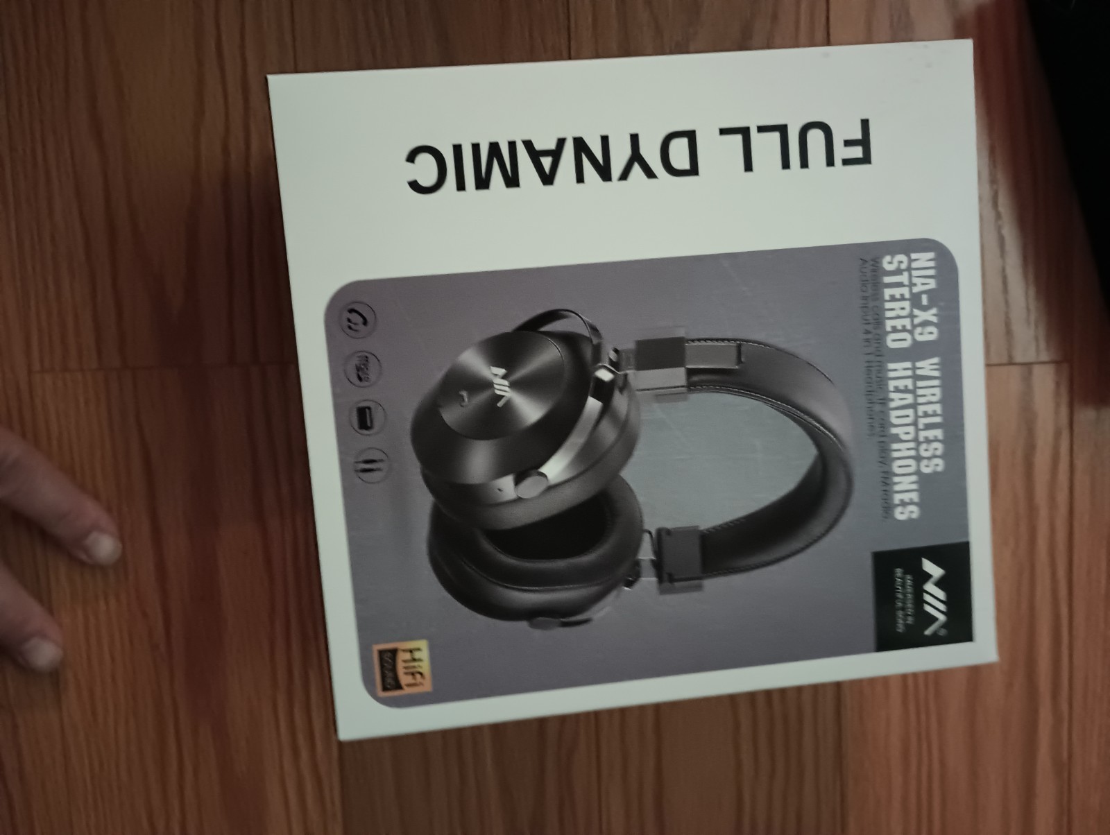 NIA Headphone Lot