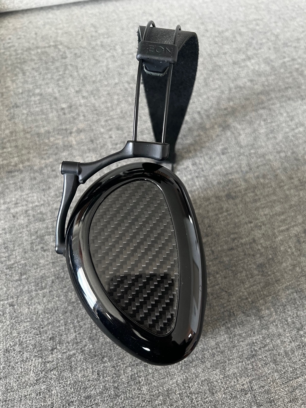Dan Clark Audio AEON 2 Noire Closed Planar Headphones w/ Case Extra Ear Pads