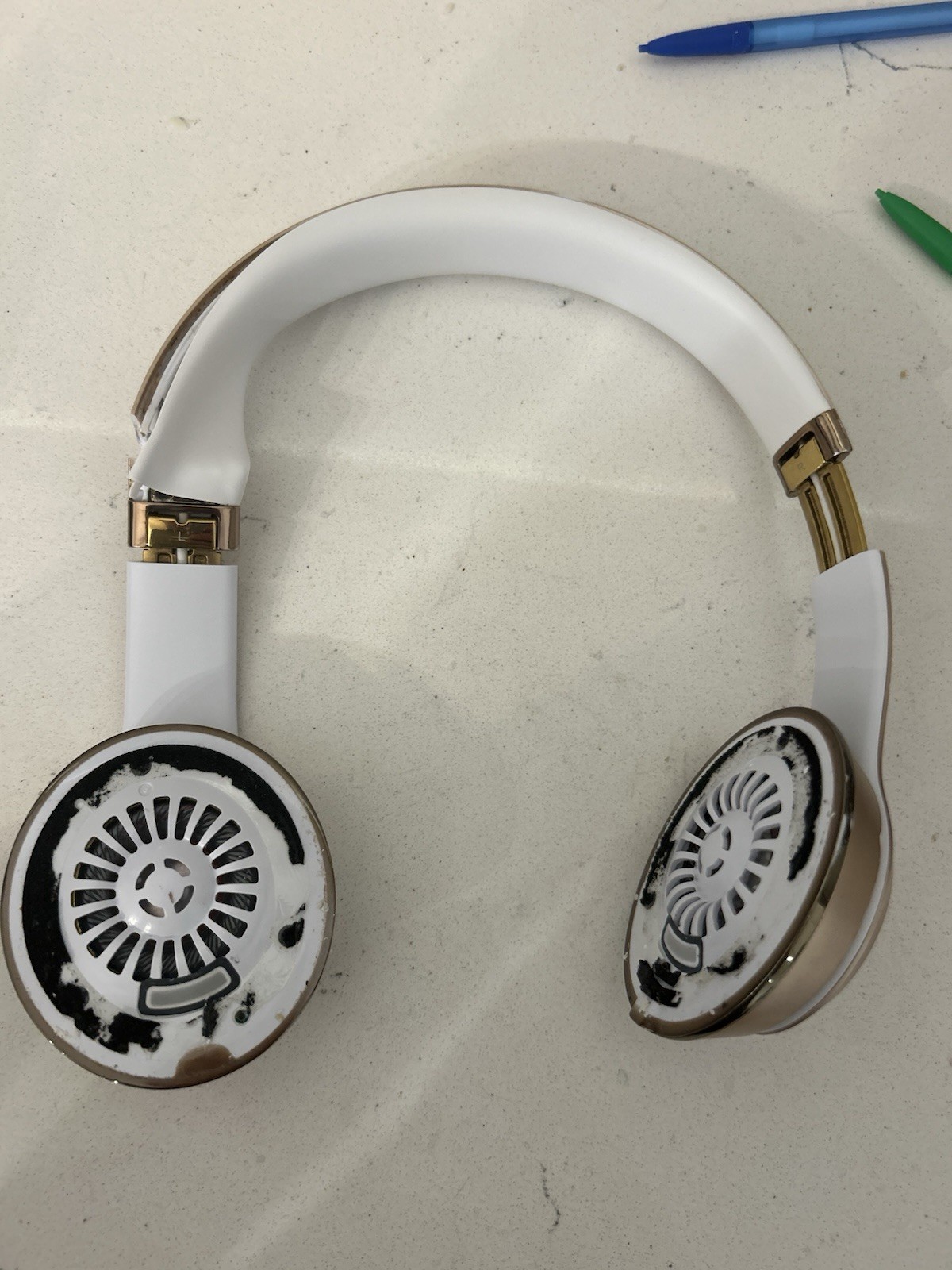 Beats Solo 3 Wireless Bluetooth On-Ear Headphones A1796 *NEEDS REPAIR*