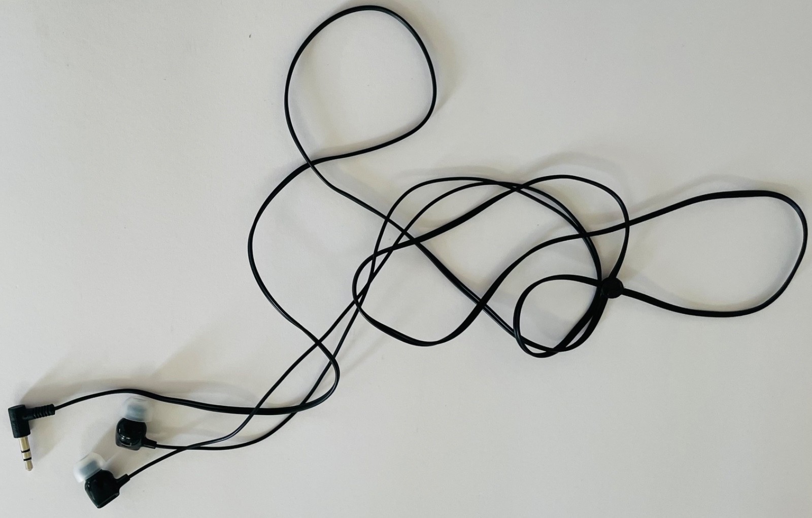 MIX of Headphones – Apple AirPods Pro gen 1, Apple Headphones lightning & other