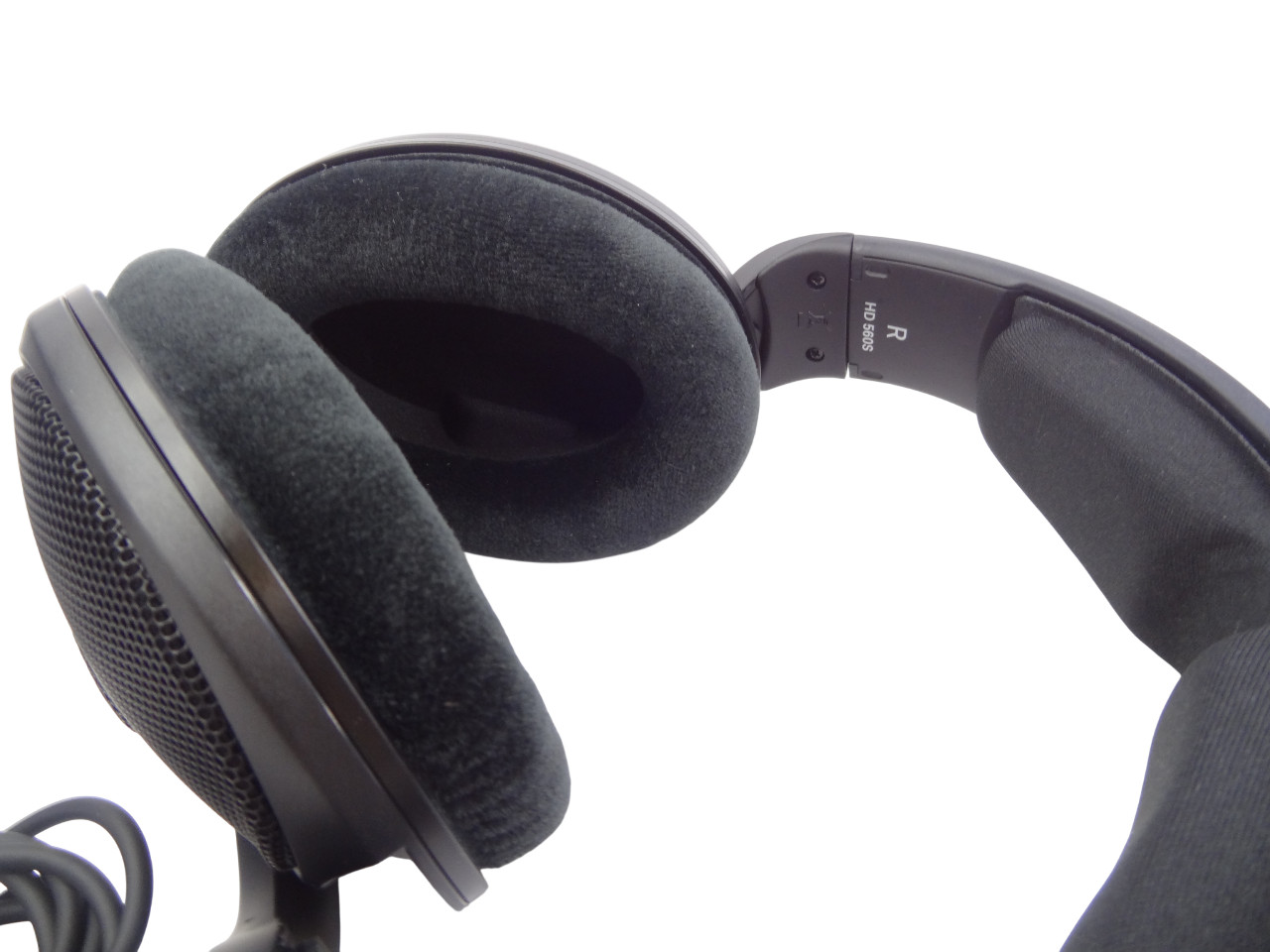 Sennheiser HD 560S Audiophile Headphones Over-The-Ear – Free shipping