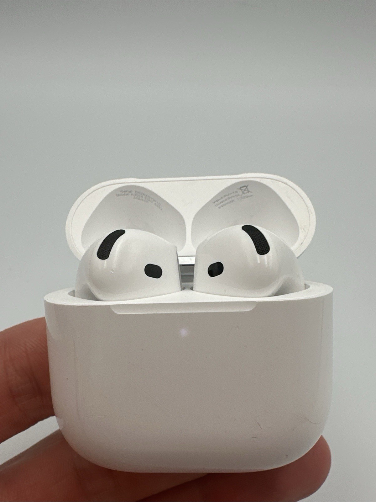 Apple AirPods 4 (ANC) Wireless Bluetooth Earbuds USB-C Charging Case White READ