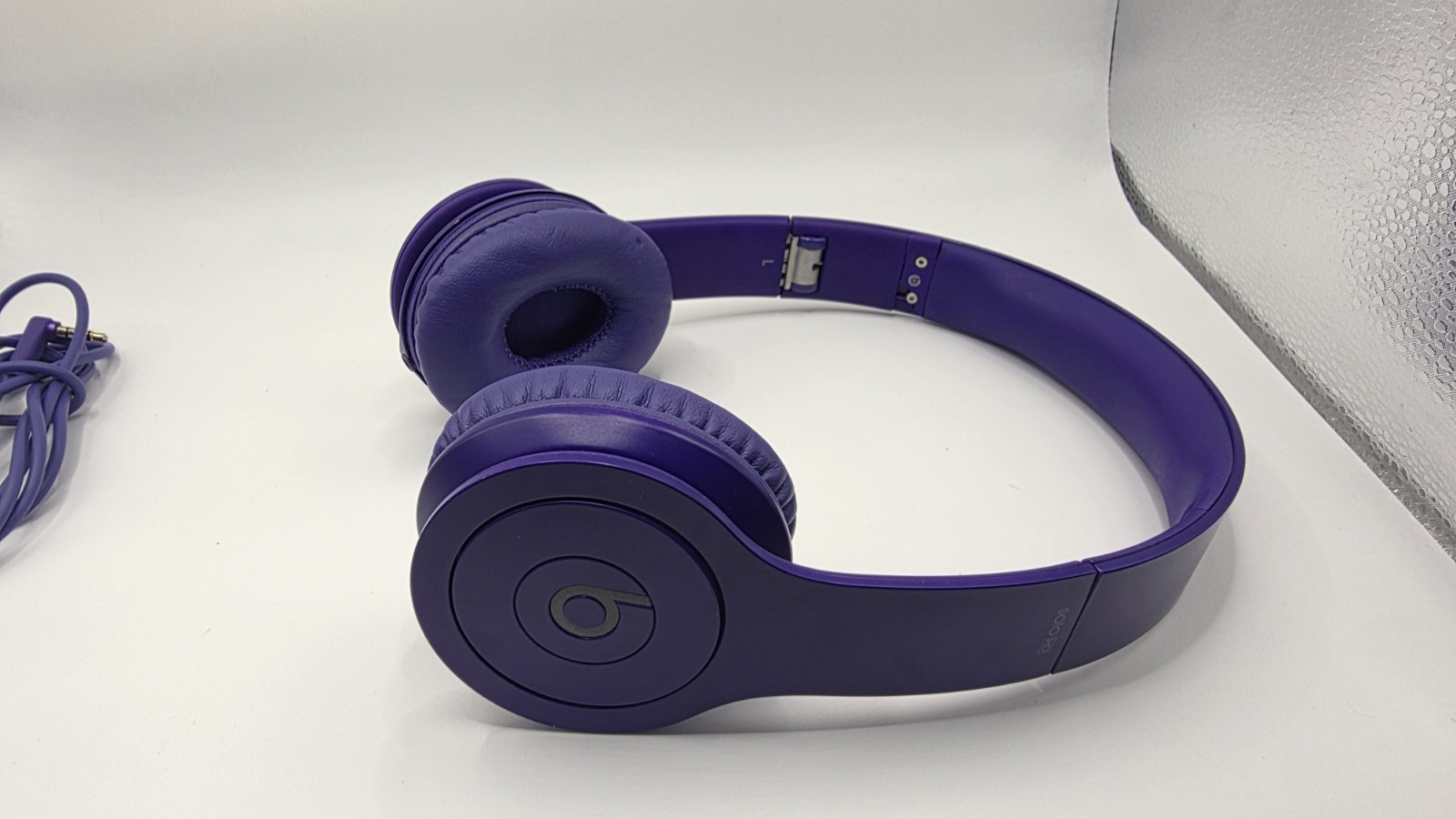 Beats by Dr. Dre Solo HD On-Ear Headphones Purple **Small Damage**