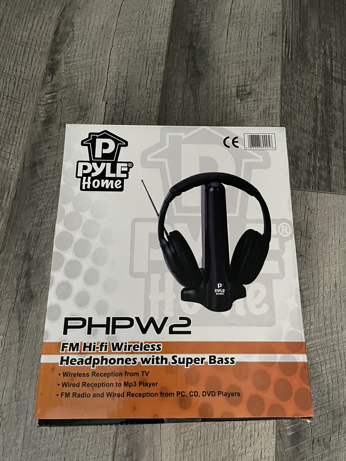 Pyle FM Hi-Fi Wireless Headphones with Super Bass PHPW2