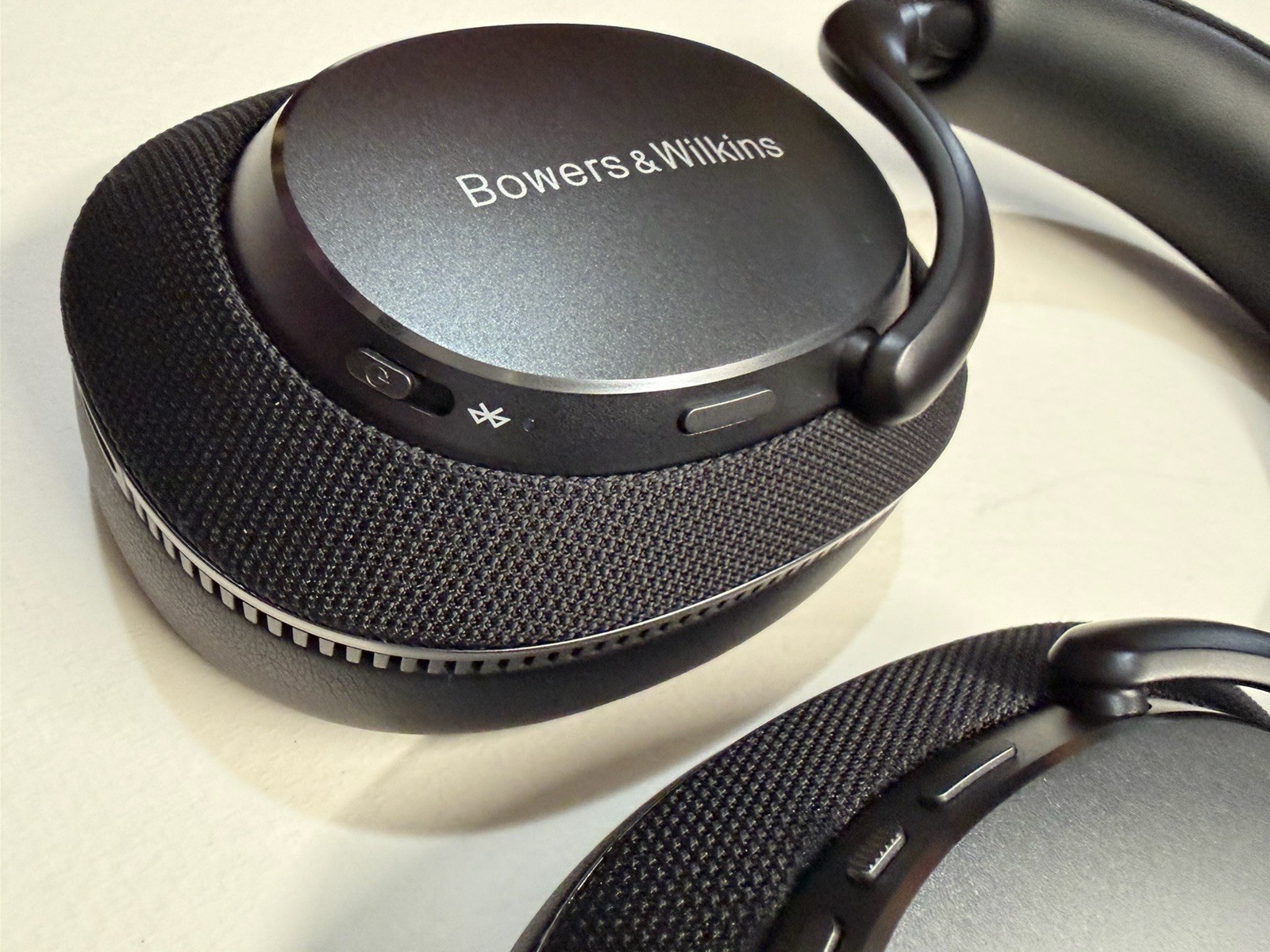 EUC Bowers & Wilkins Px7 S3 Wireless ANC Over Ear Wireless Headphones W Box Case