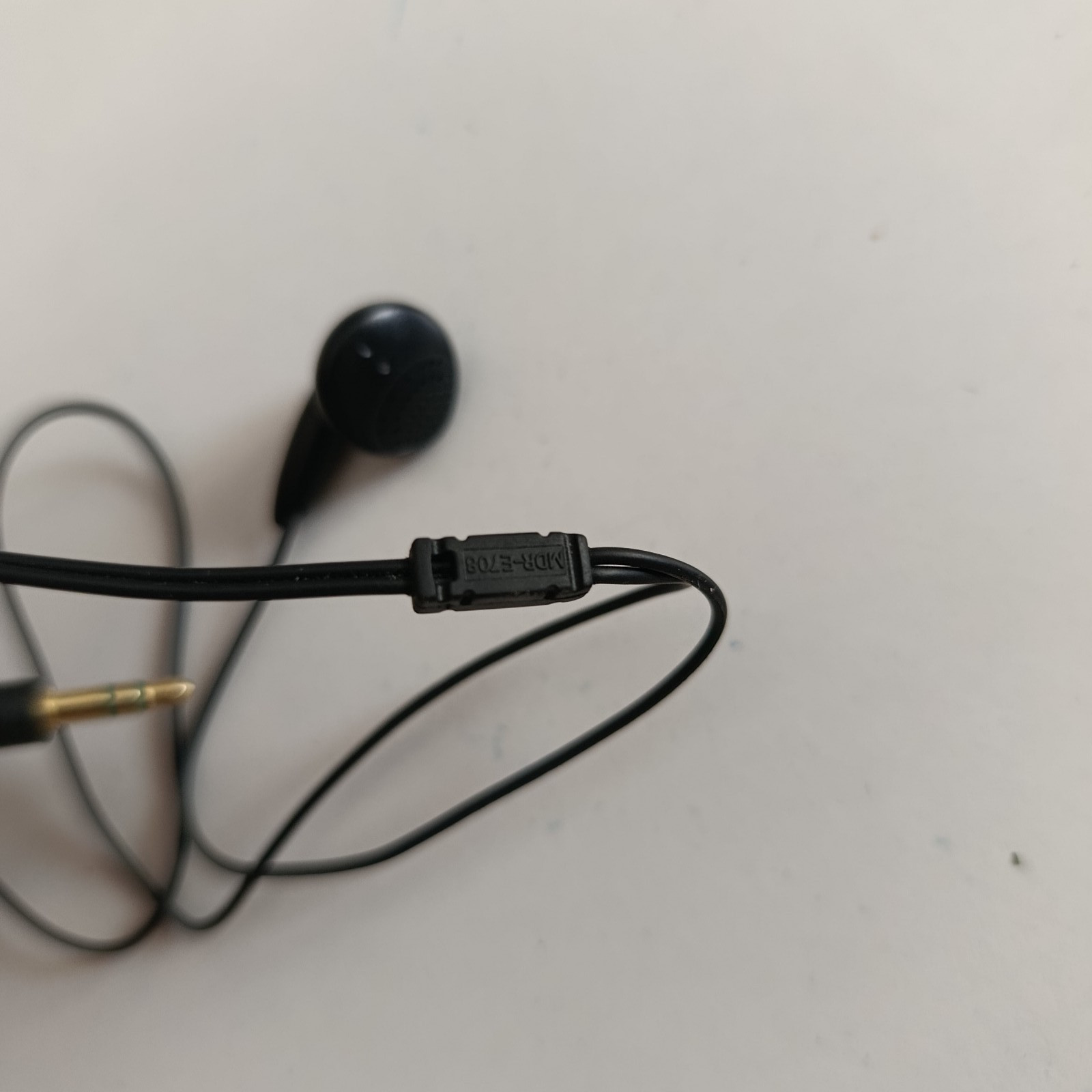 Sony MDR-E708 Earphones Black Wired 3.5mm Vintage Working Used