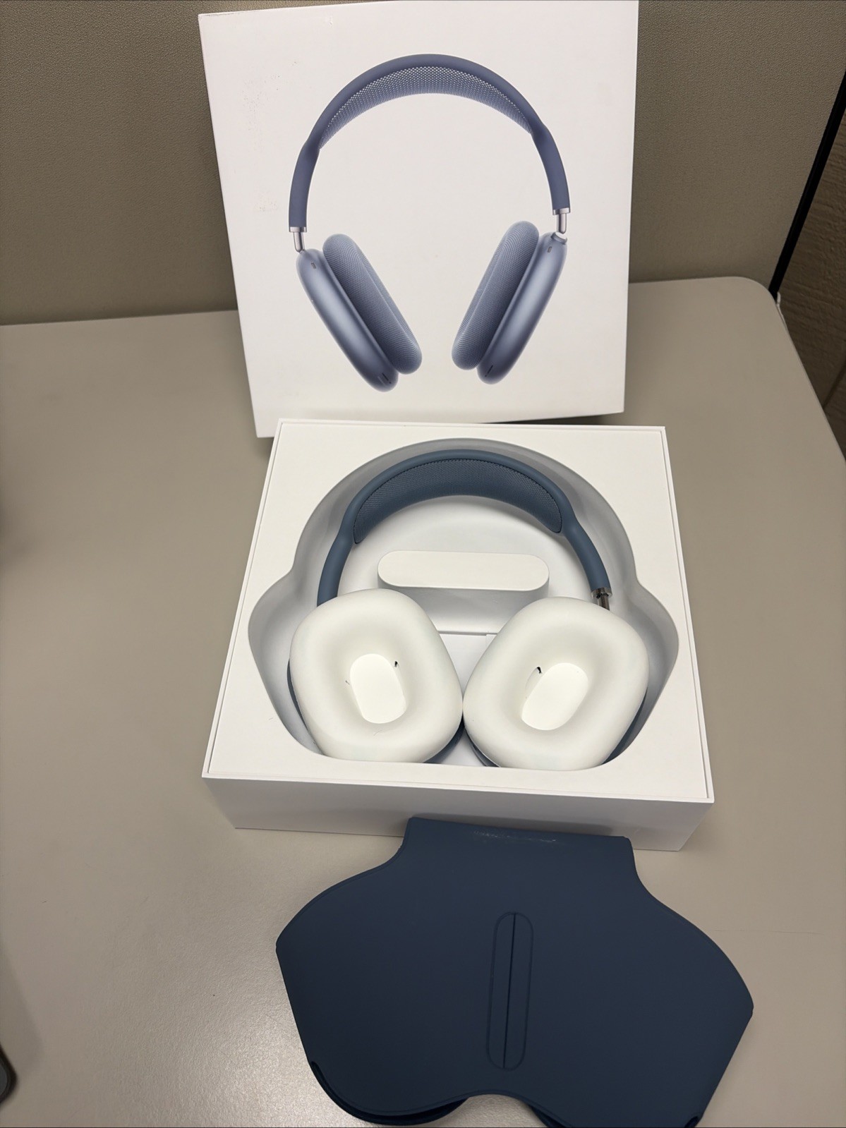 Apple AirPods Max 2 Blue- open Box