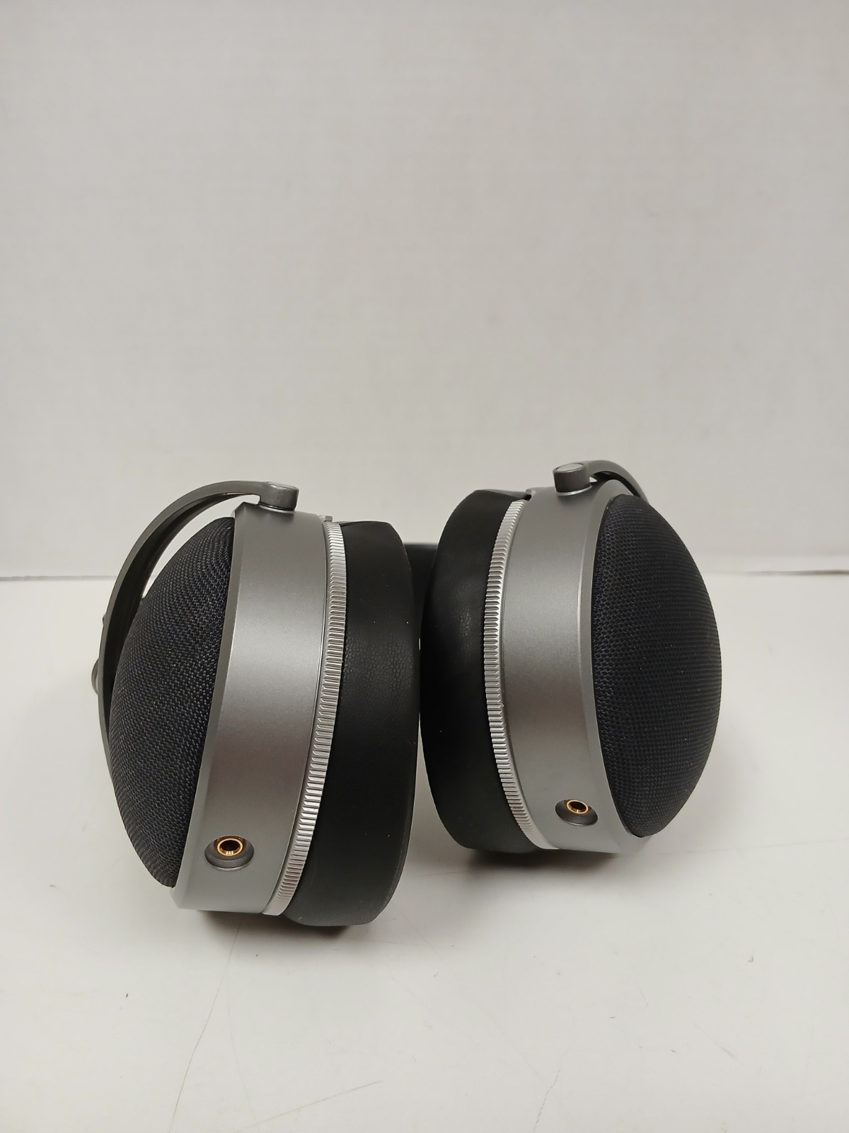 Audeze LCD-S20 Closed Back Headphones *No Cords*
