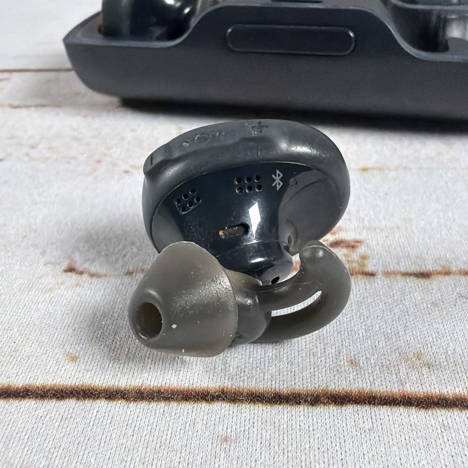 Bose SoundSport Free Truly Wireless Earbuds Black 423729 AS-IS Parts Repair