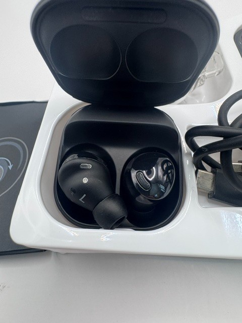 Samsung Galaxy Buds Pro Noise Cancelling Bluetooth Earbuds + Cover, Black