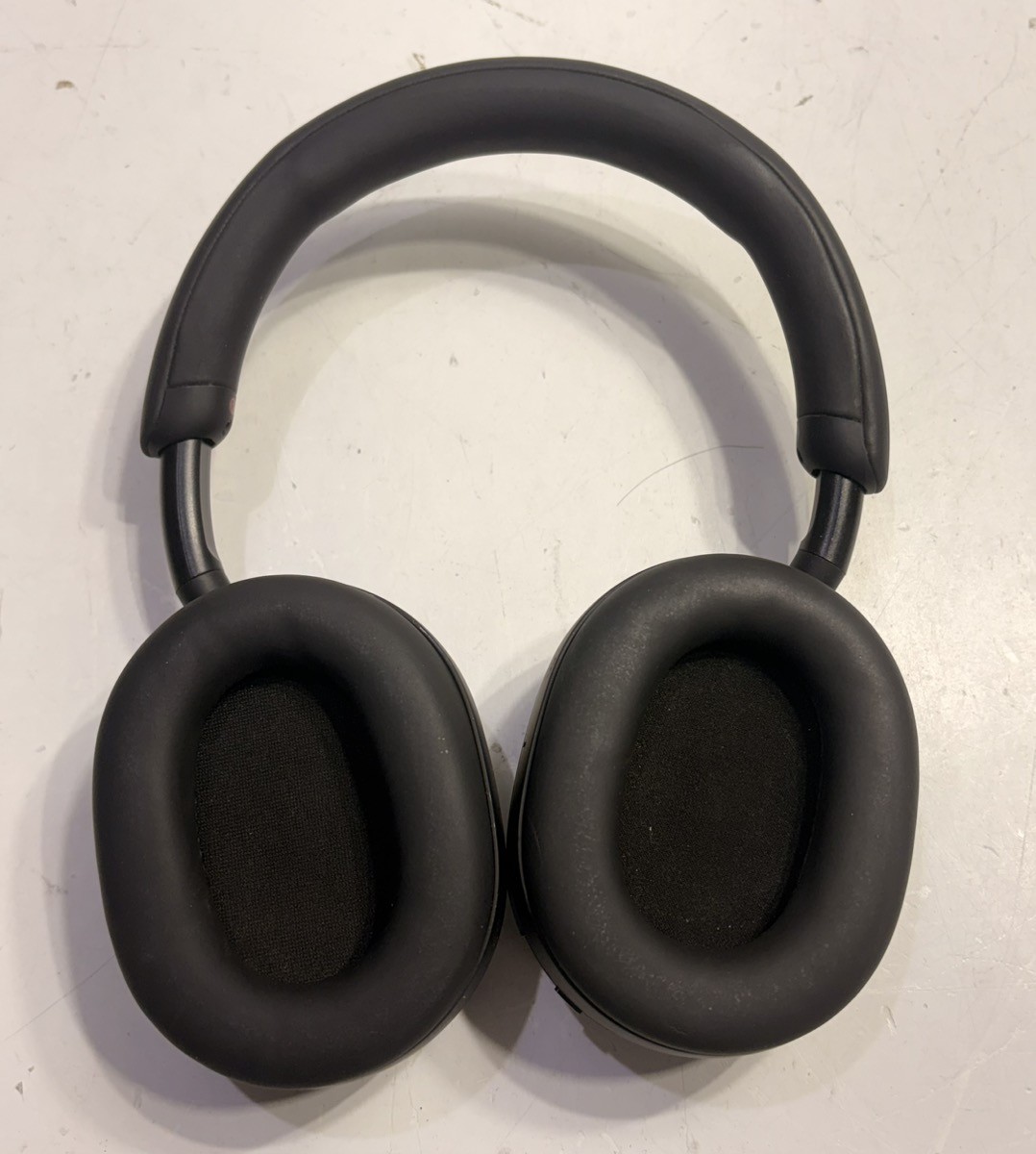 SONY WH-1000XM5 AS-IS – WITH CHARGER- (P11034877)