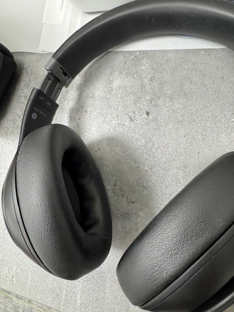 BEATS Dr. Dre Studio Pro A2924 Over Ear Wireless Headphones Black