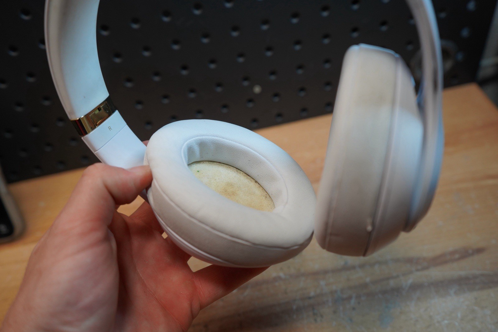 (O) Beats by Dr. Dre Studio3 Wireless Noise Cancelling Headphones