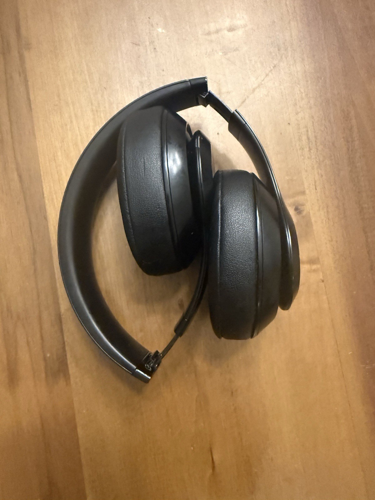 Beats by Dr. Dre Studio3 Over the Ear Wireless Headphones – Black