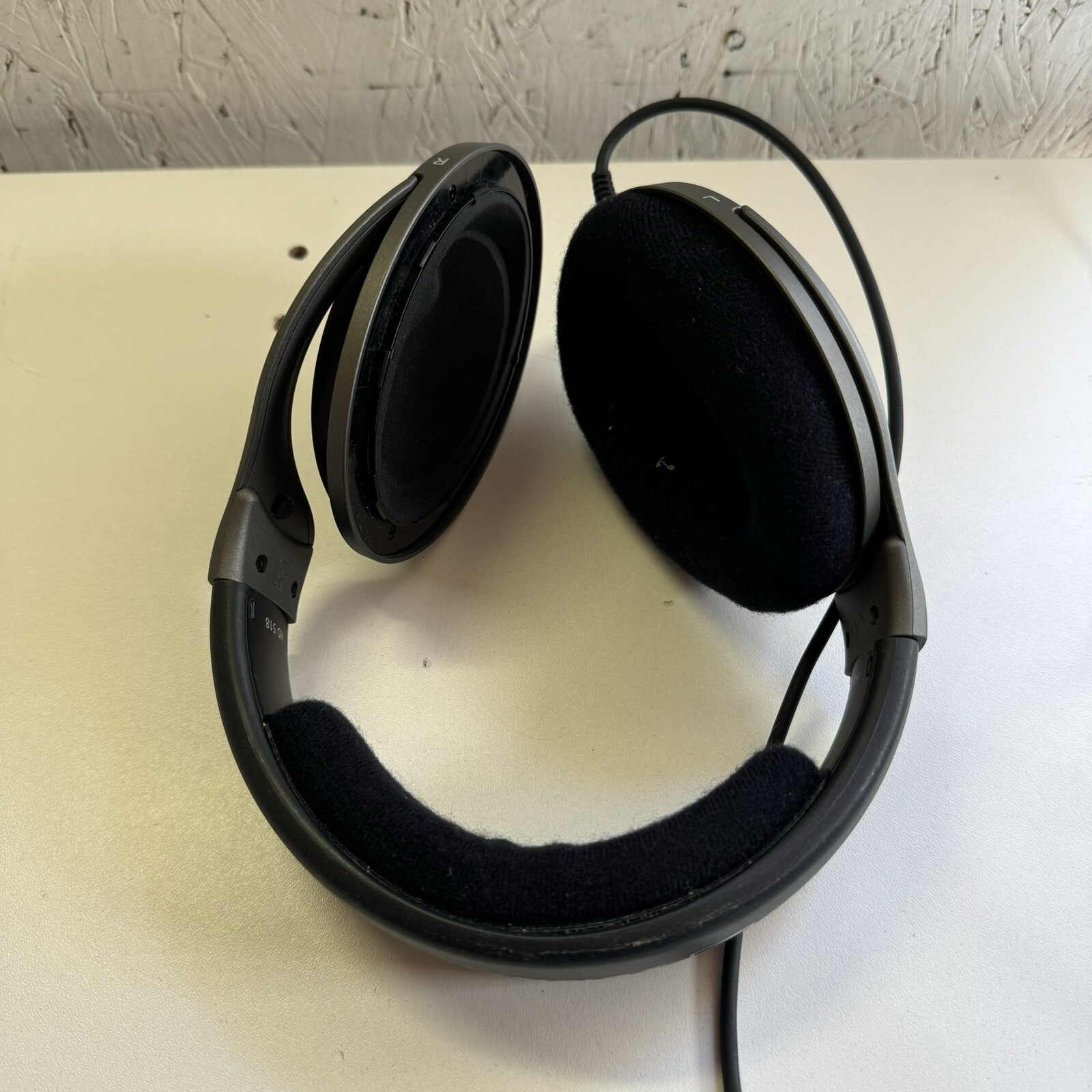 Sennheiser Headphones HD518 Over The Ear 6.5mm Jack w/3.5mm Adapter No Ear Pad
