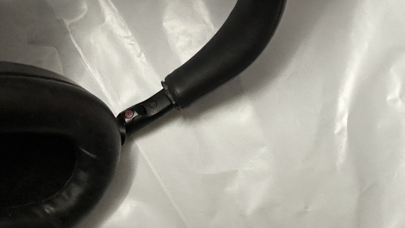 IMPERFECT- Sony WH-1000XM6 Bluetooth Wireless Headphones – MISSING SWIVEL PART