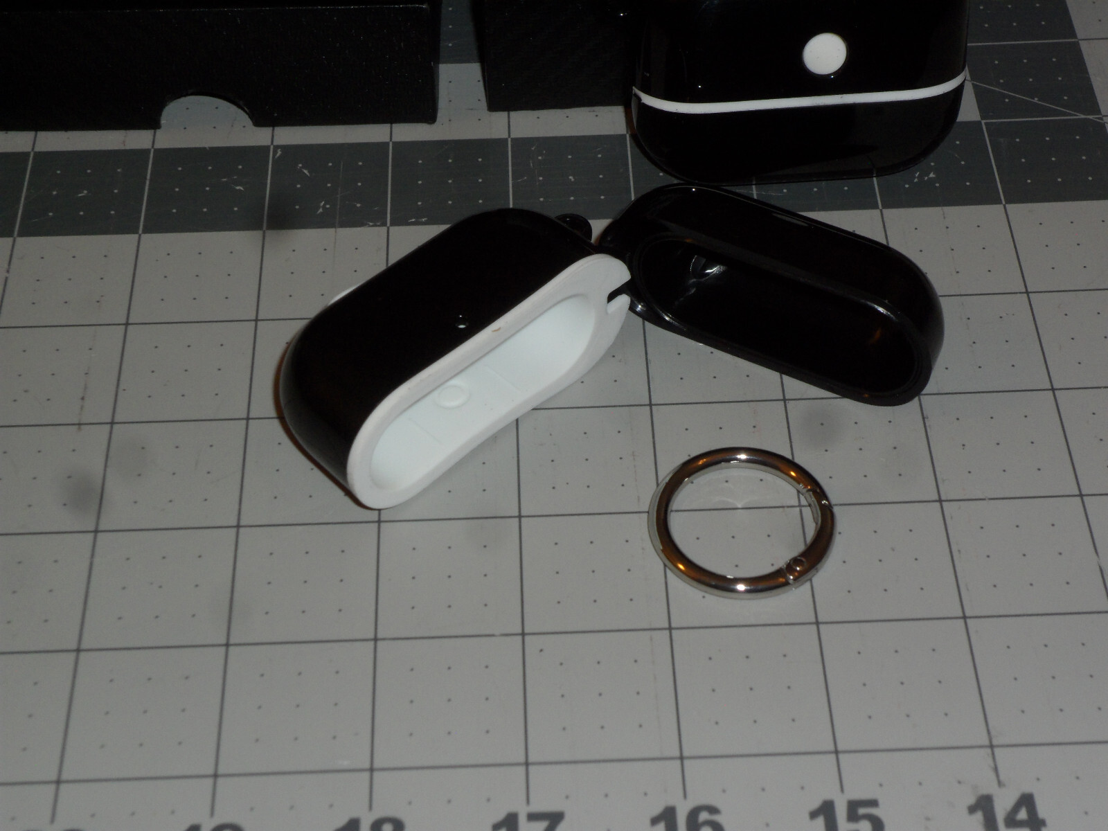 NIB Lot of 5 Black & White Ear Bud Cases Holders Key Chains Stocking Stuffer!