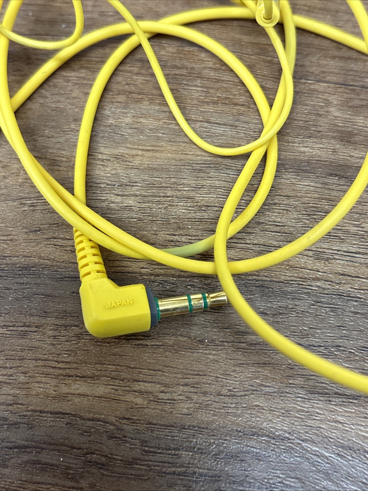 SONY MDR-E225 Sports Walkman Stereo Earphones – Yellow
