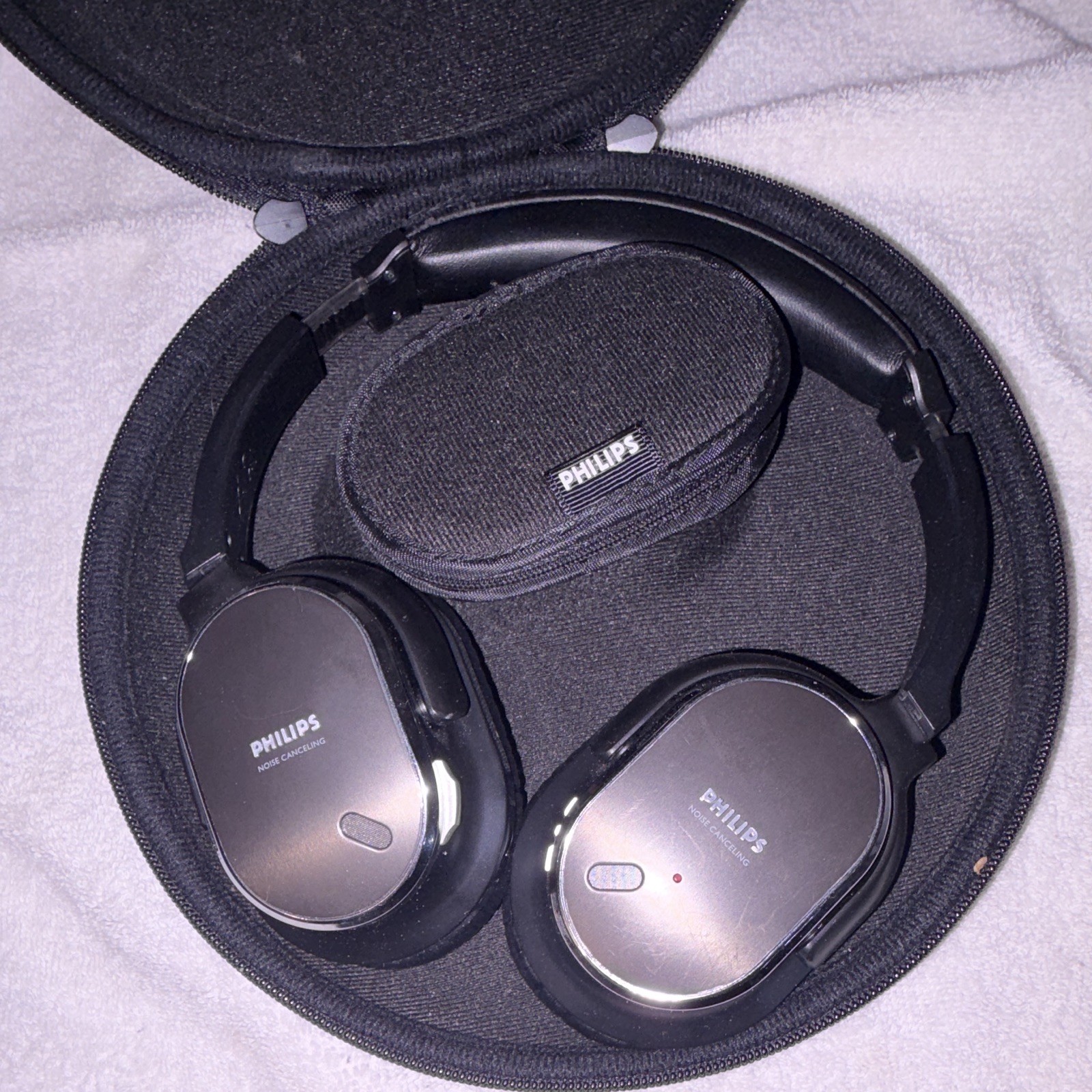 Philips SHN9500 Noise Cancelling Over-Ear Headphones 3.5mm Black/Gray Case