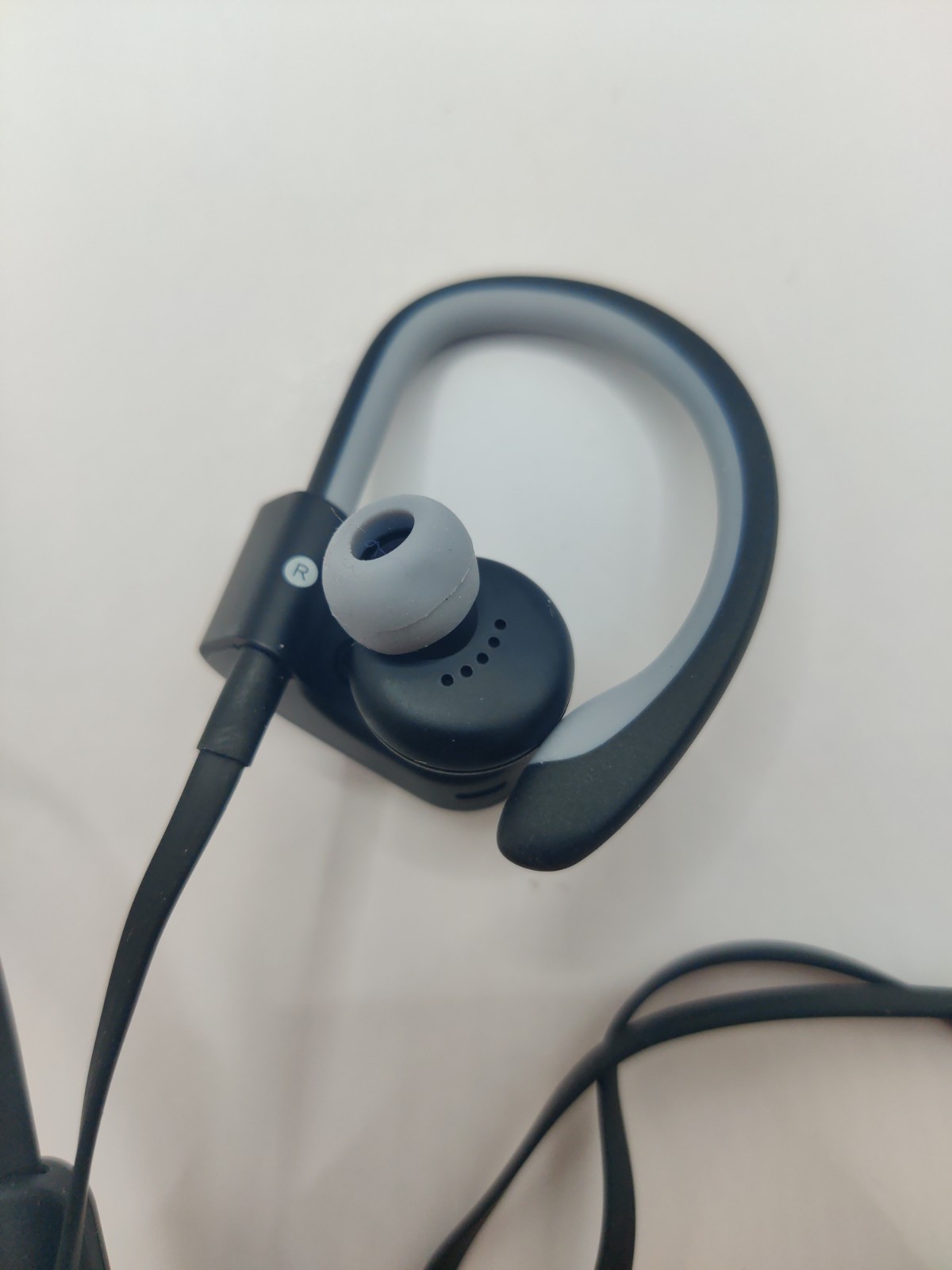 Beats By Dr. Dre Powerbeats2 Wireless Headphones Bluetooth Earbuds Black/Gray