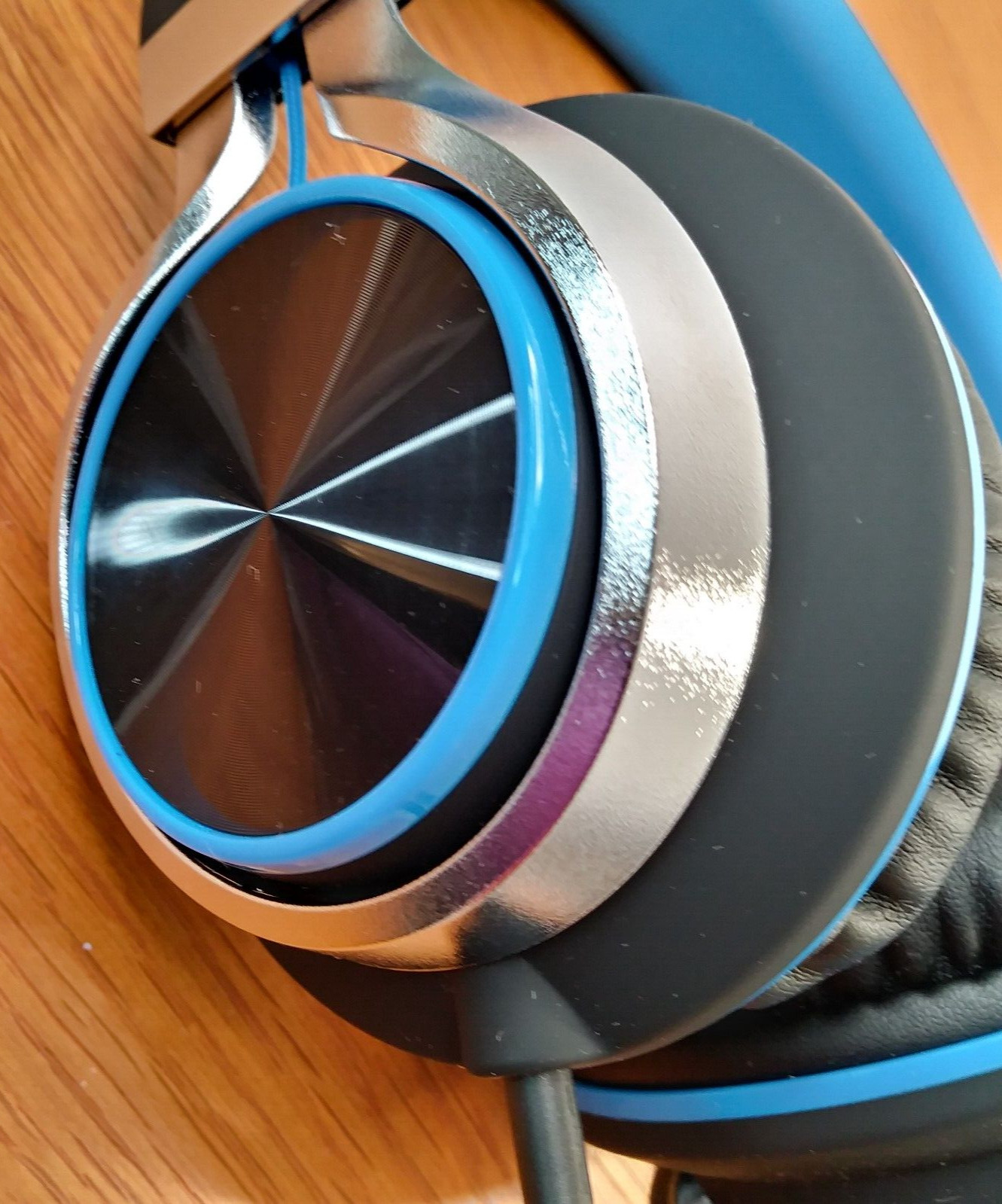 Ailihen Wired C8 Headphones In Line Microphone On-Ear Volume Control Collapsible