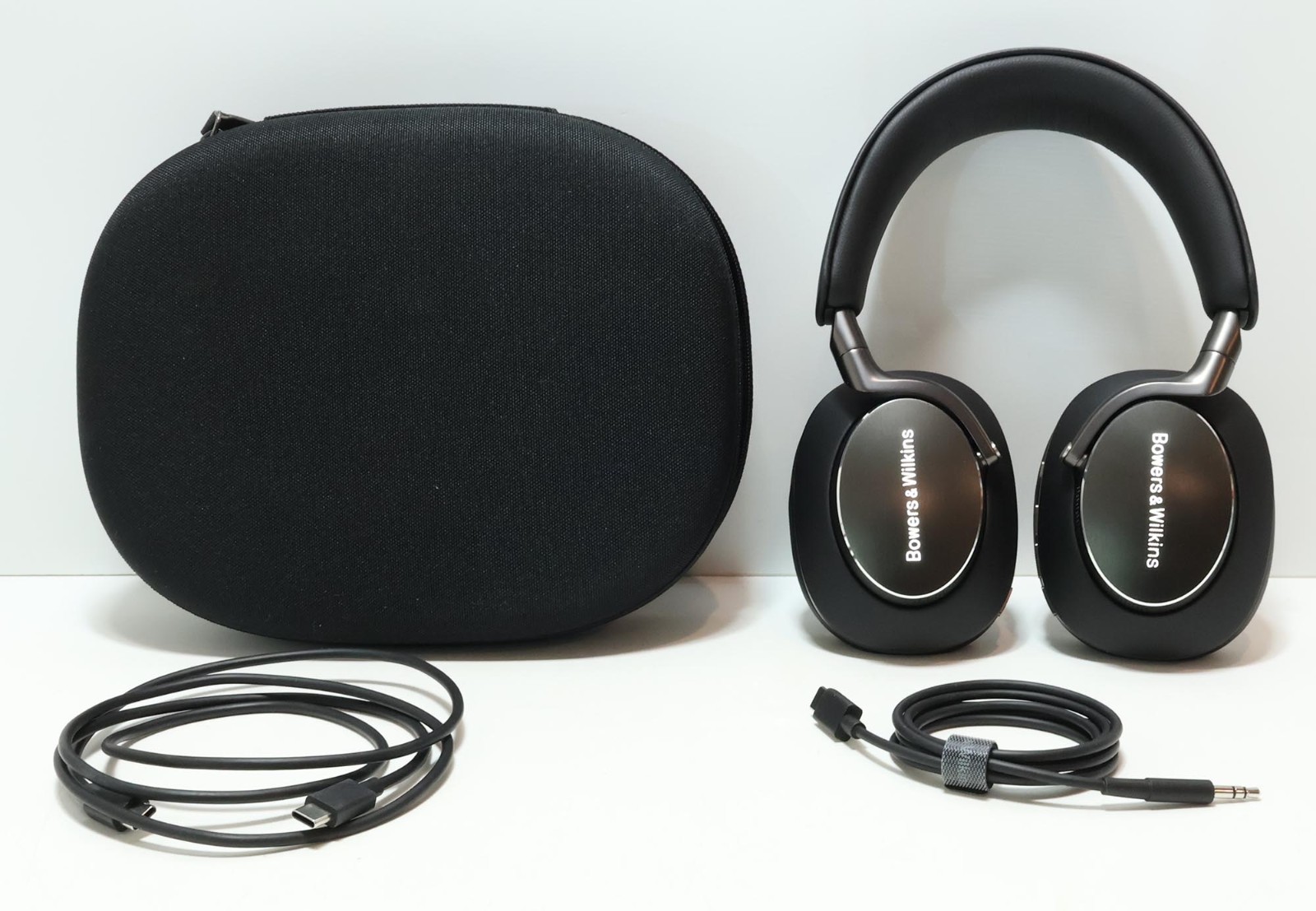 Bowers and Wilkins PX8 Model FP42951 (Black/Gray)